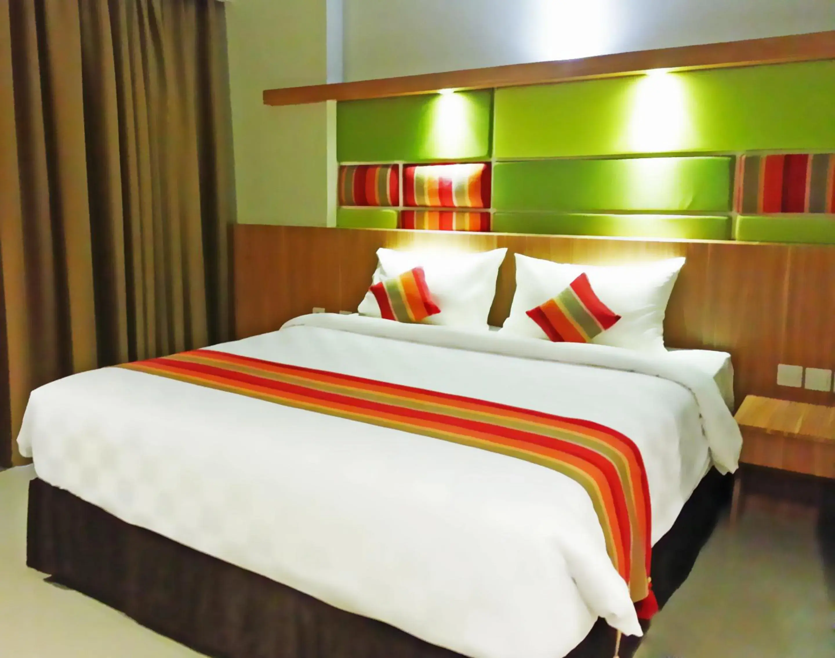 Photo of the whole room, Bed in Puspamaya Airport Hotel