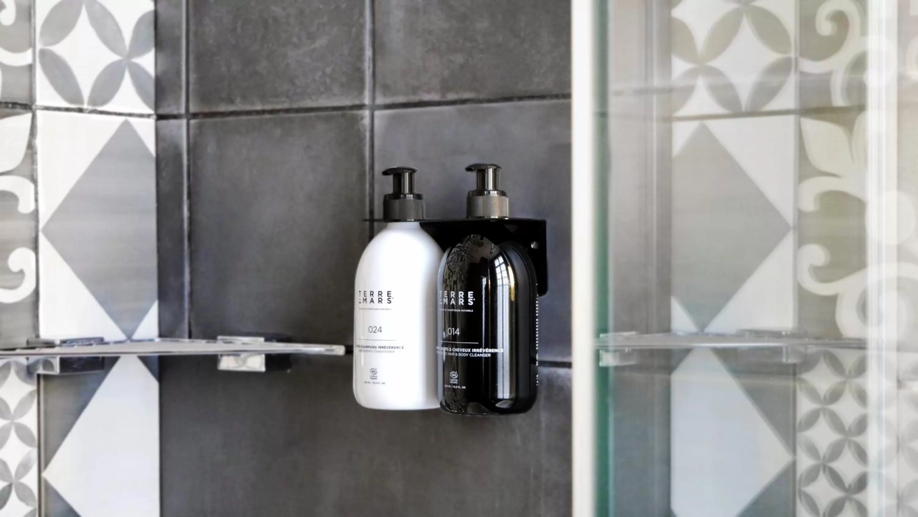 Steam room in Hôtel Fabric