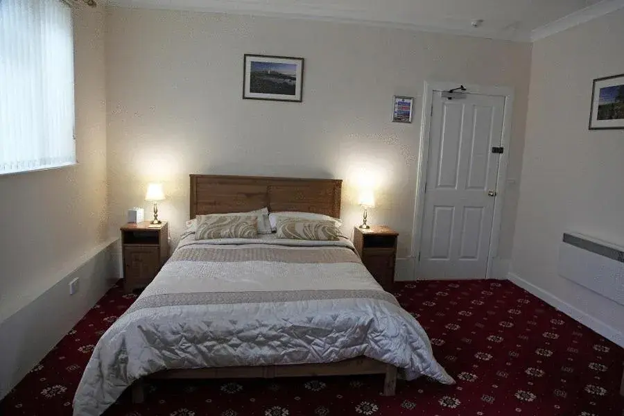 Bedroom, Bed in Balmoral Hotel