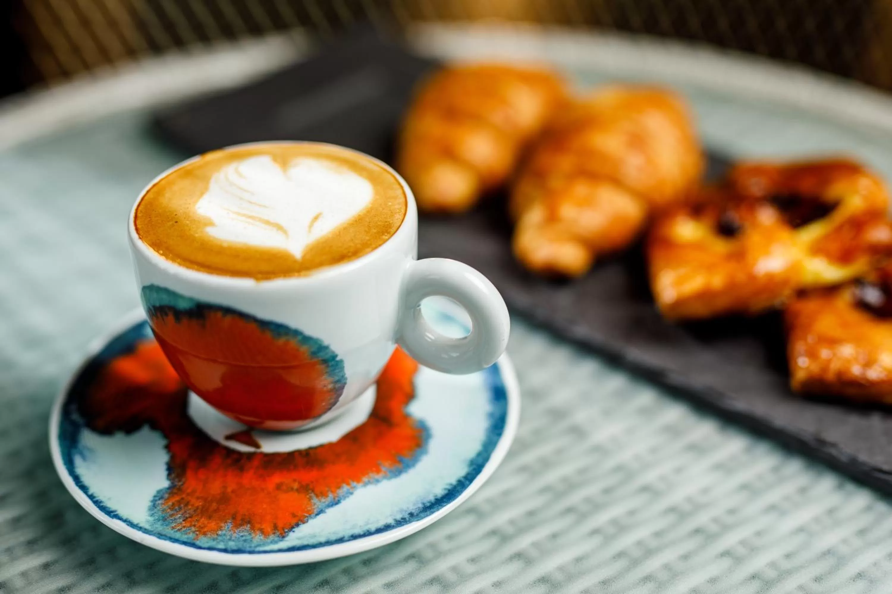 Food and drinks in Jetwing Colombo Seven