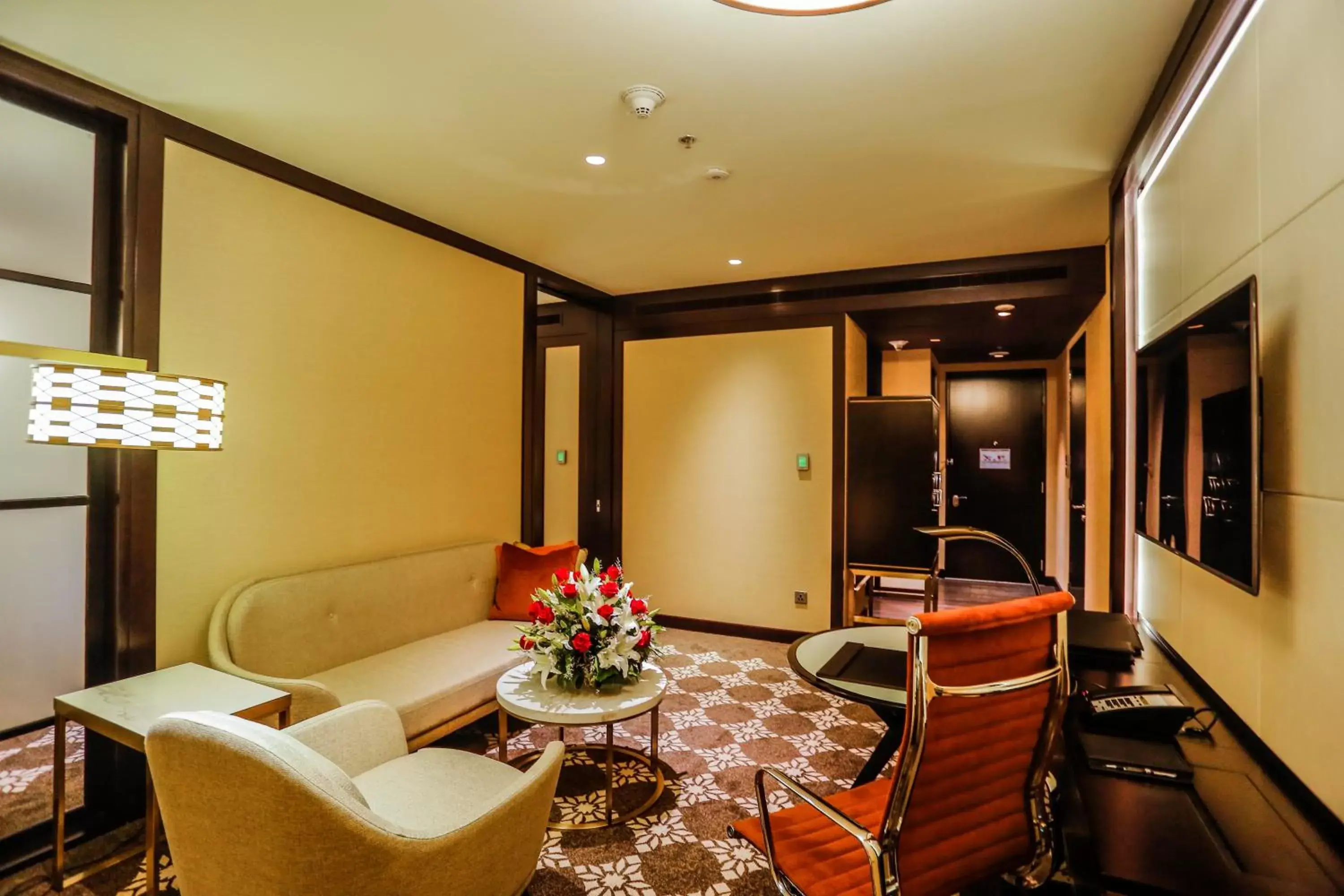 Photo of the whole room, Seating Area in InterContinental Dhaka, an IHG Hotel