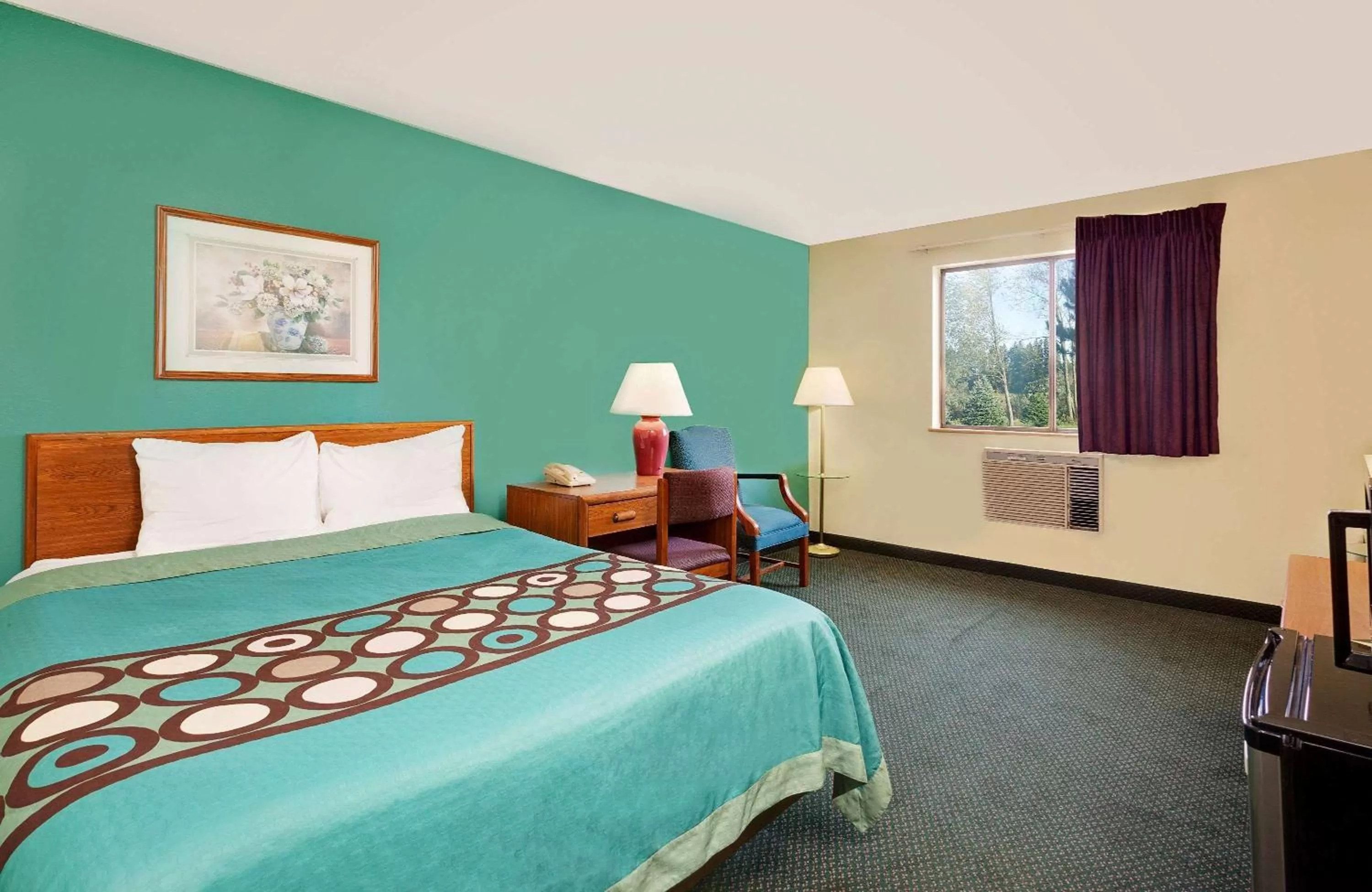 Photo of the whole room, Bed in Super 8 by Wyndham Carlisle-South