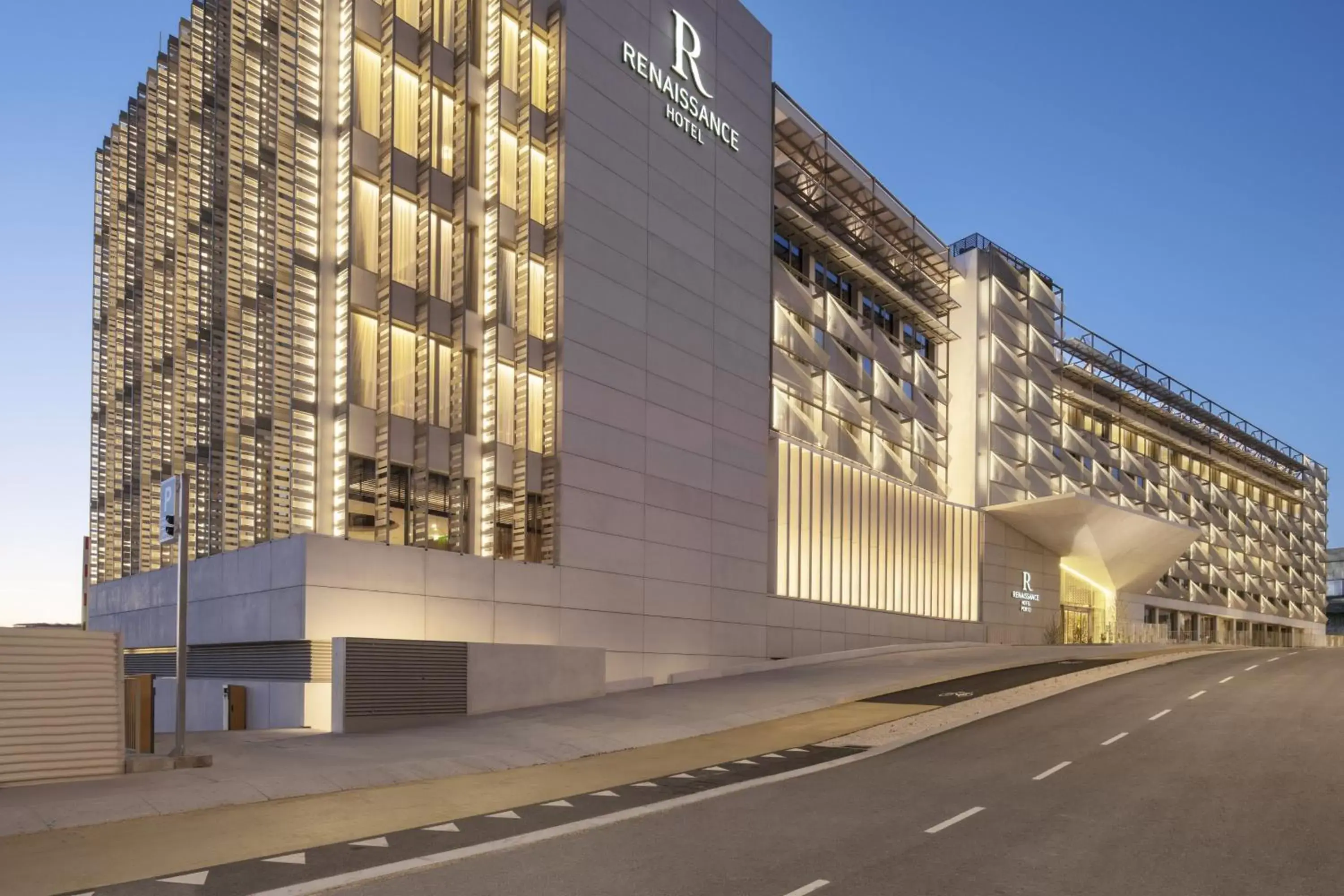 Property Building in Renaissance Porto Lapa Hotel