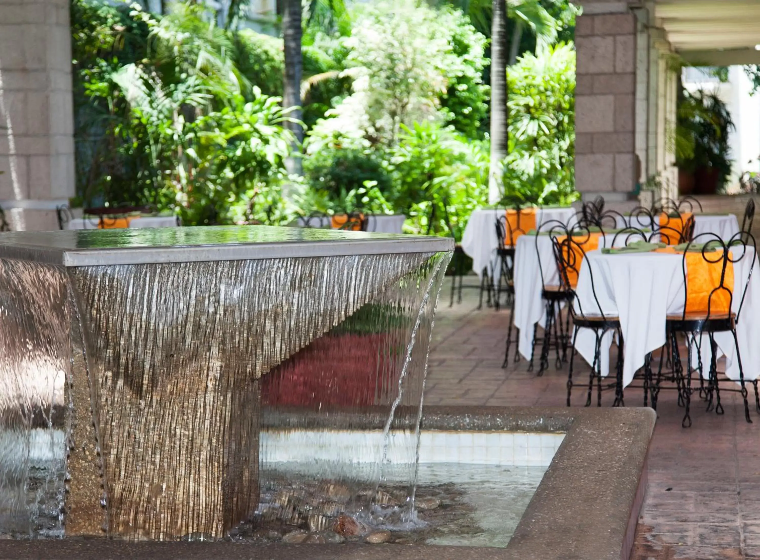 Restaurant/Places to Eat in Hotel Viva Villahermosa