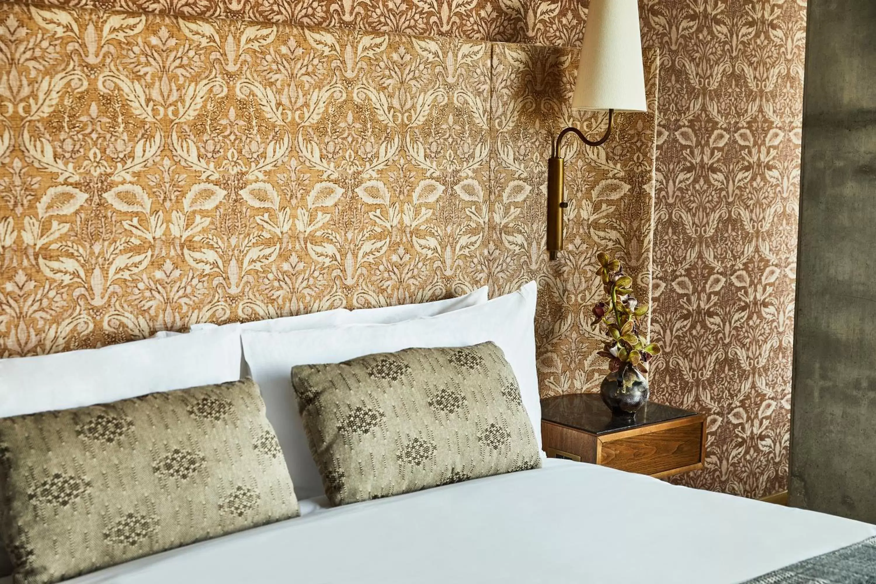 Bedroom, Bed in Austin Proper Hotel, a Member of Design Hotels