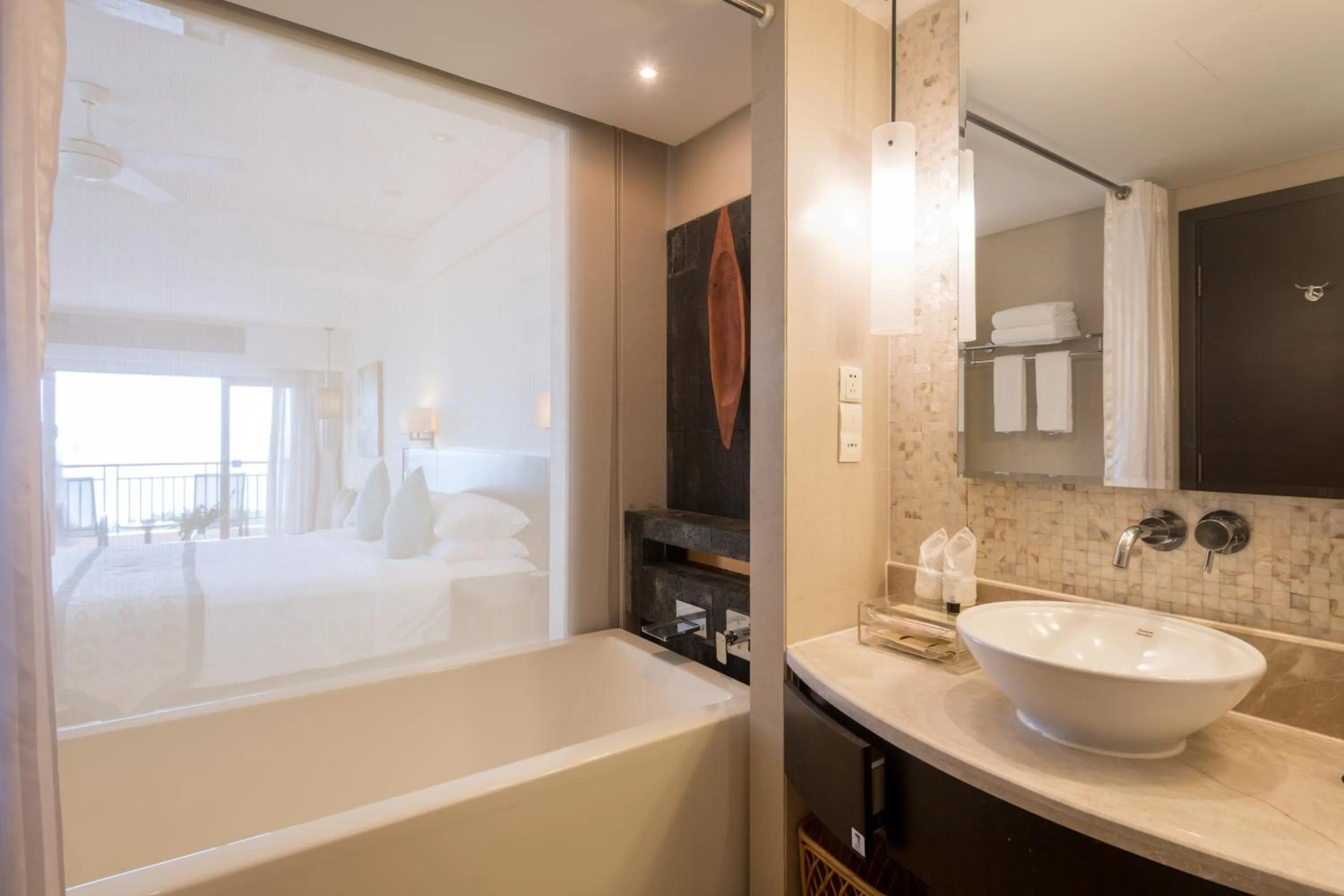 Bathroom, Bed in Howard Johnson Resort Sanya Bay