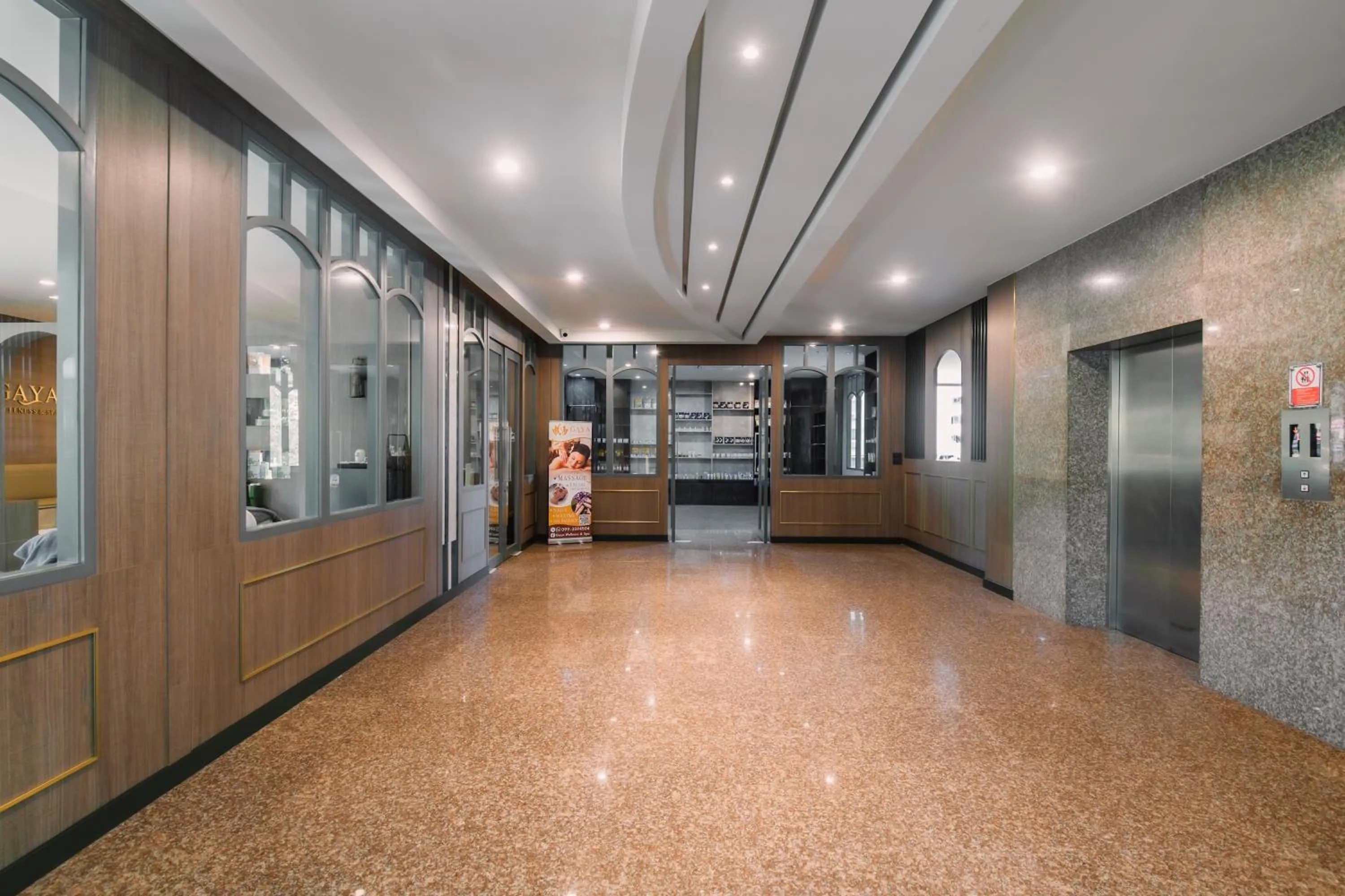 elevator in Elite Suites Patong