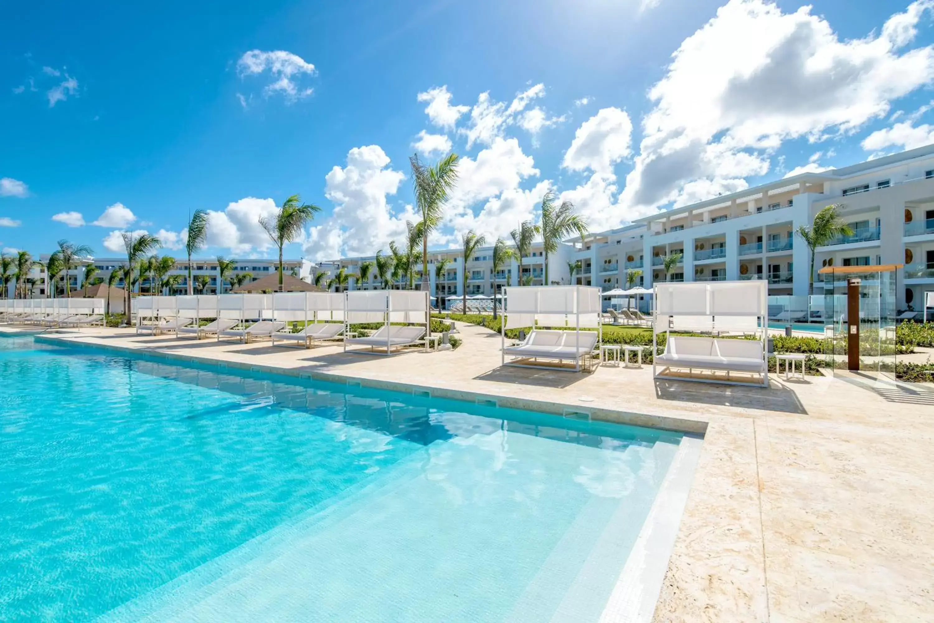 Swimming Pool in Falcon's Resort by Melia, All Suites - Punta Cana - Katmandu Park Included