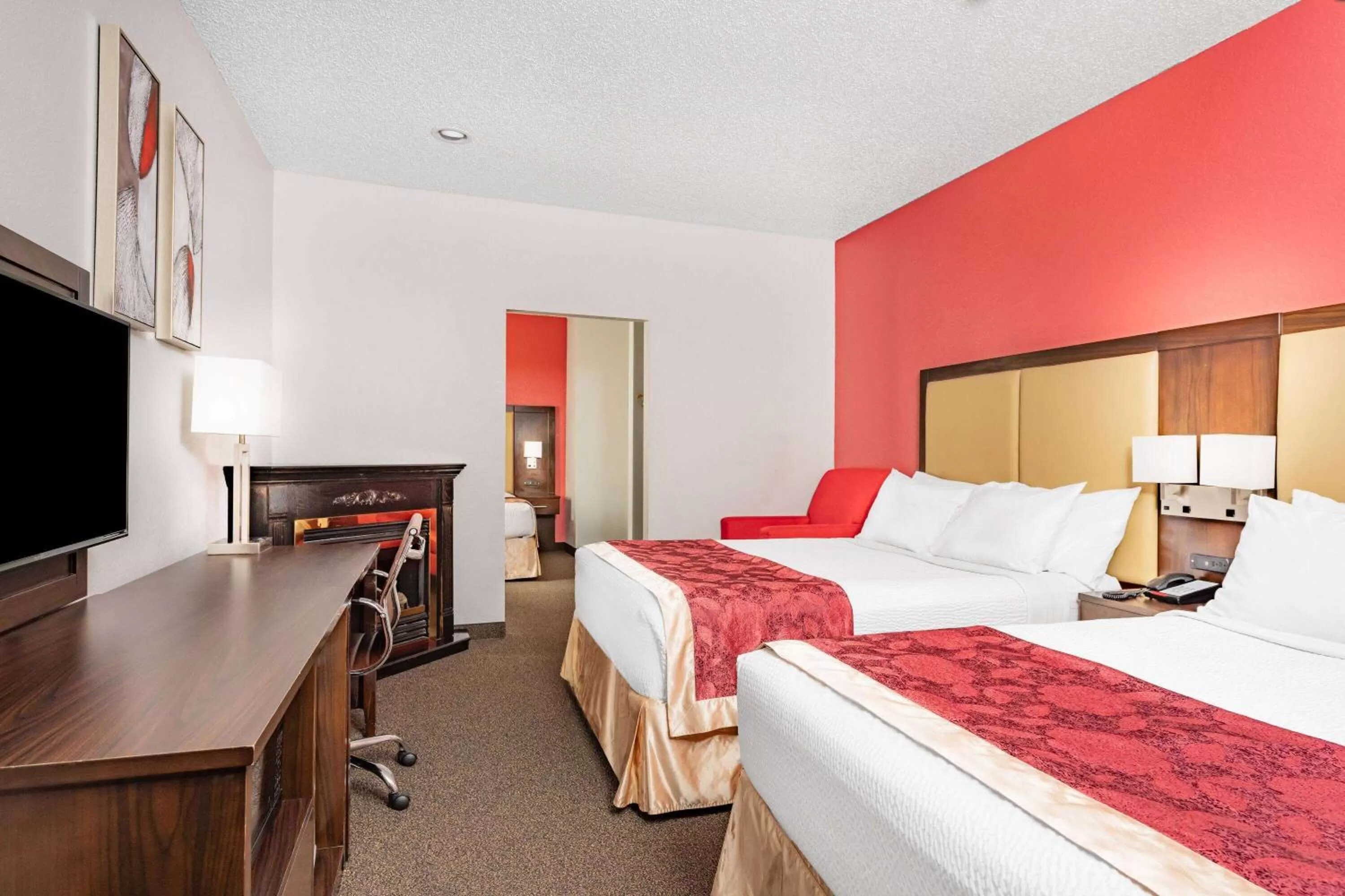 Bed in Ramada by Wyndham Keystone Near Mt Rushmore