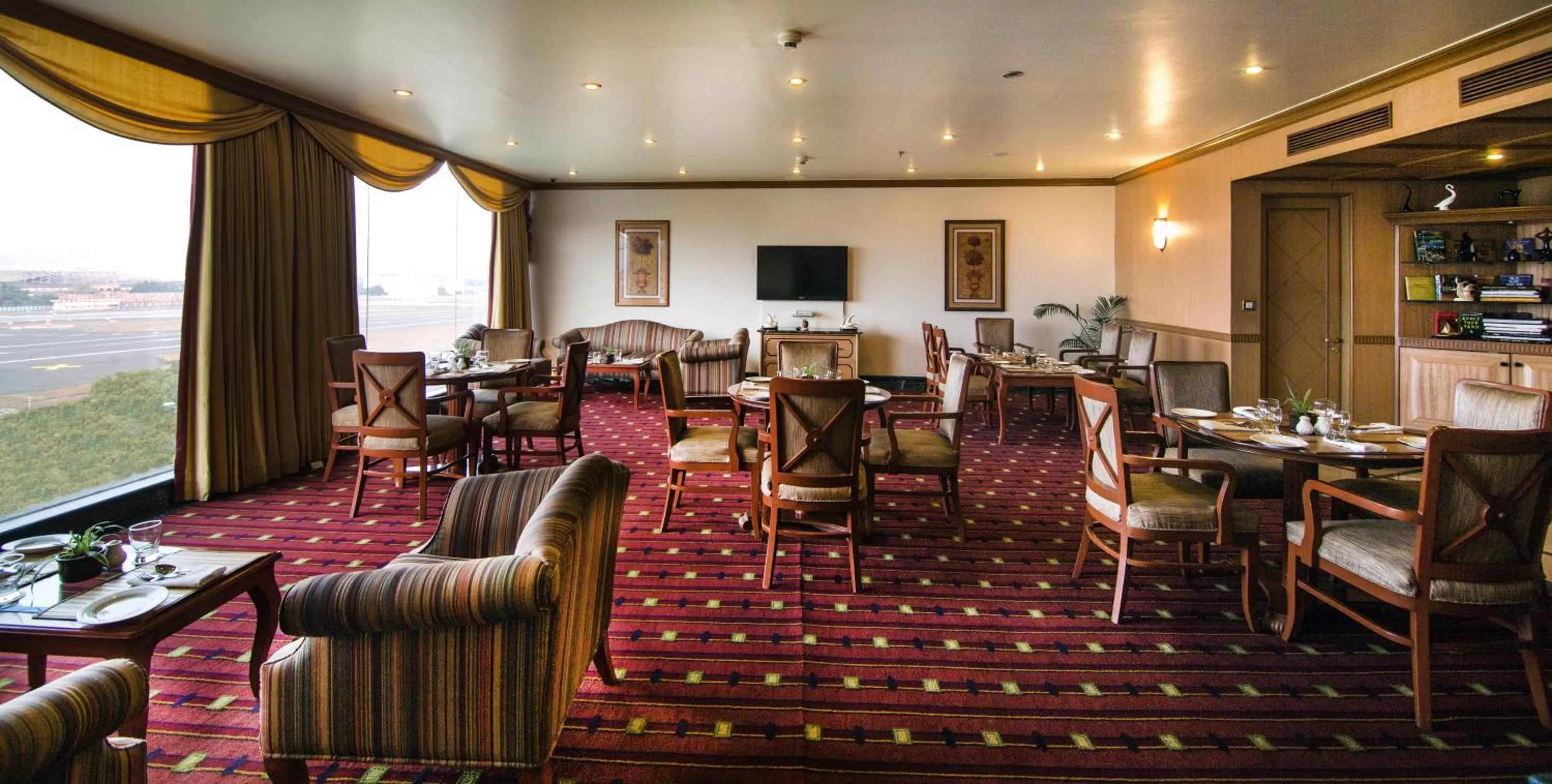 Restaurant/places to eat in The Orchid Hotel Mumbai Vile Parle