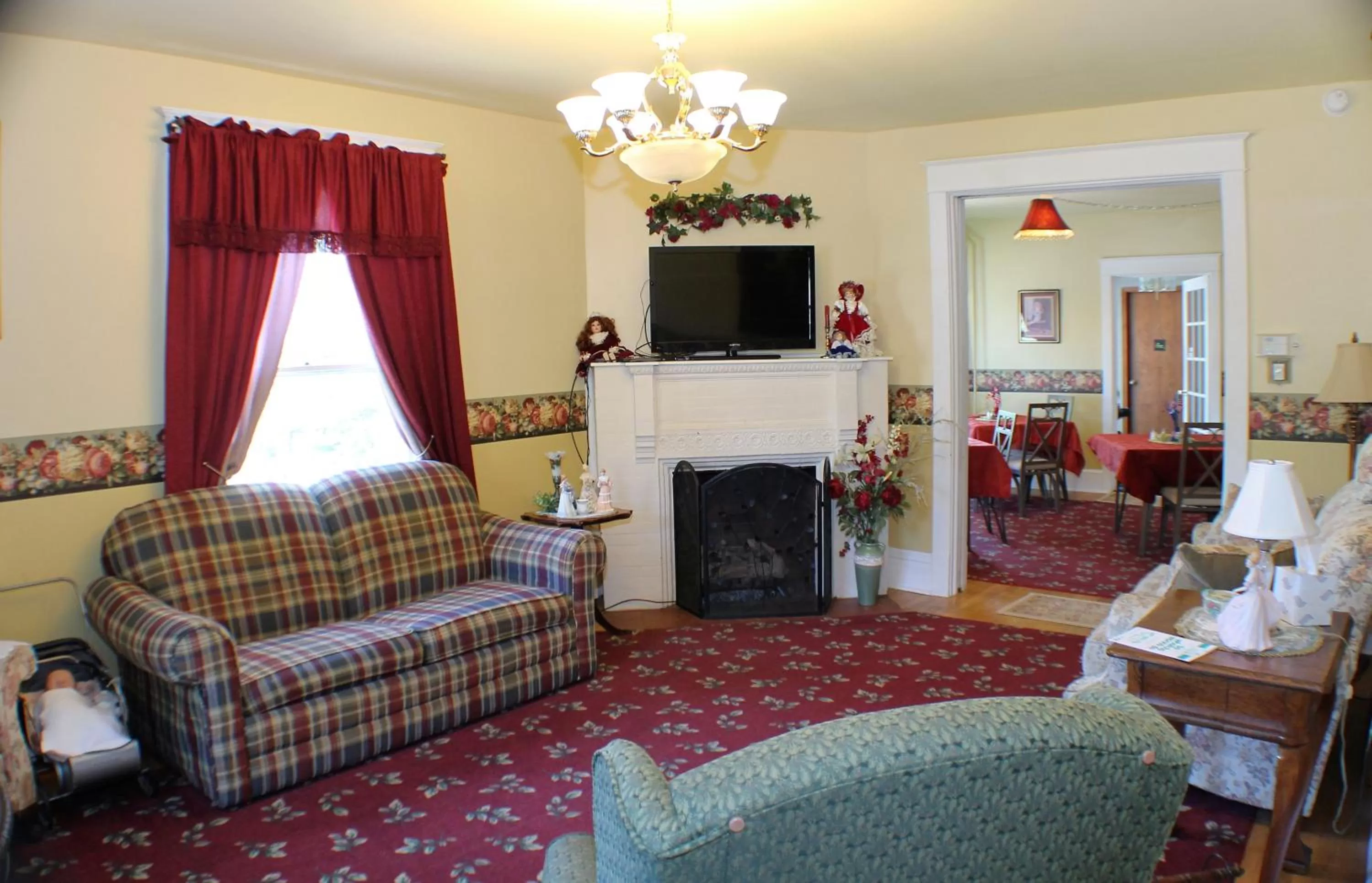 Communal lounge/ TV room, Lounge/Bar in The White Birch Inn