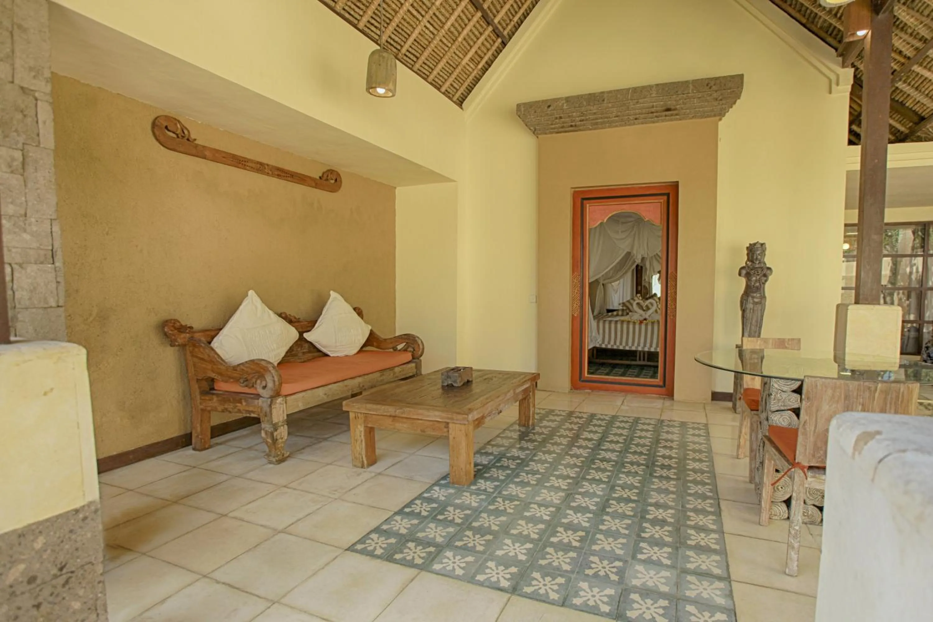 Living room in Visakha Sanur by Puri Signatures