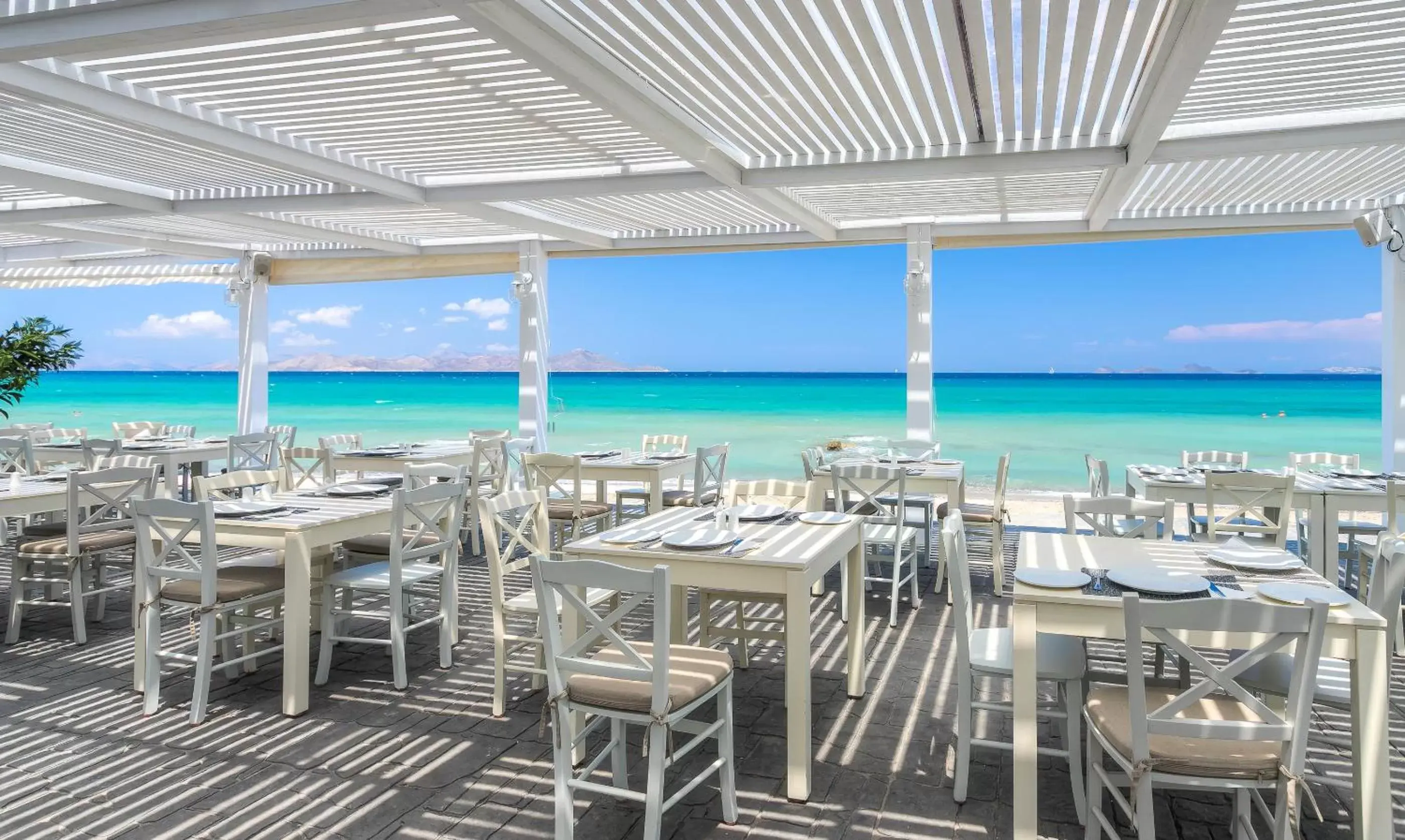 Restaurant/Places to Eat in The Aeolos Beach Hotel
