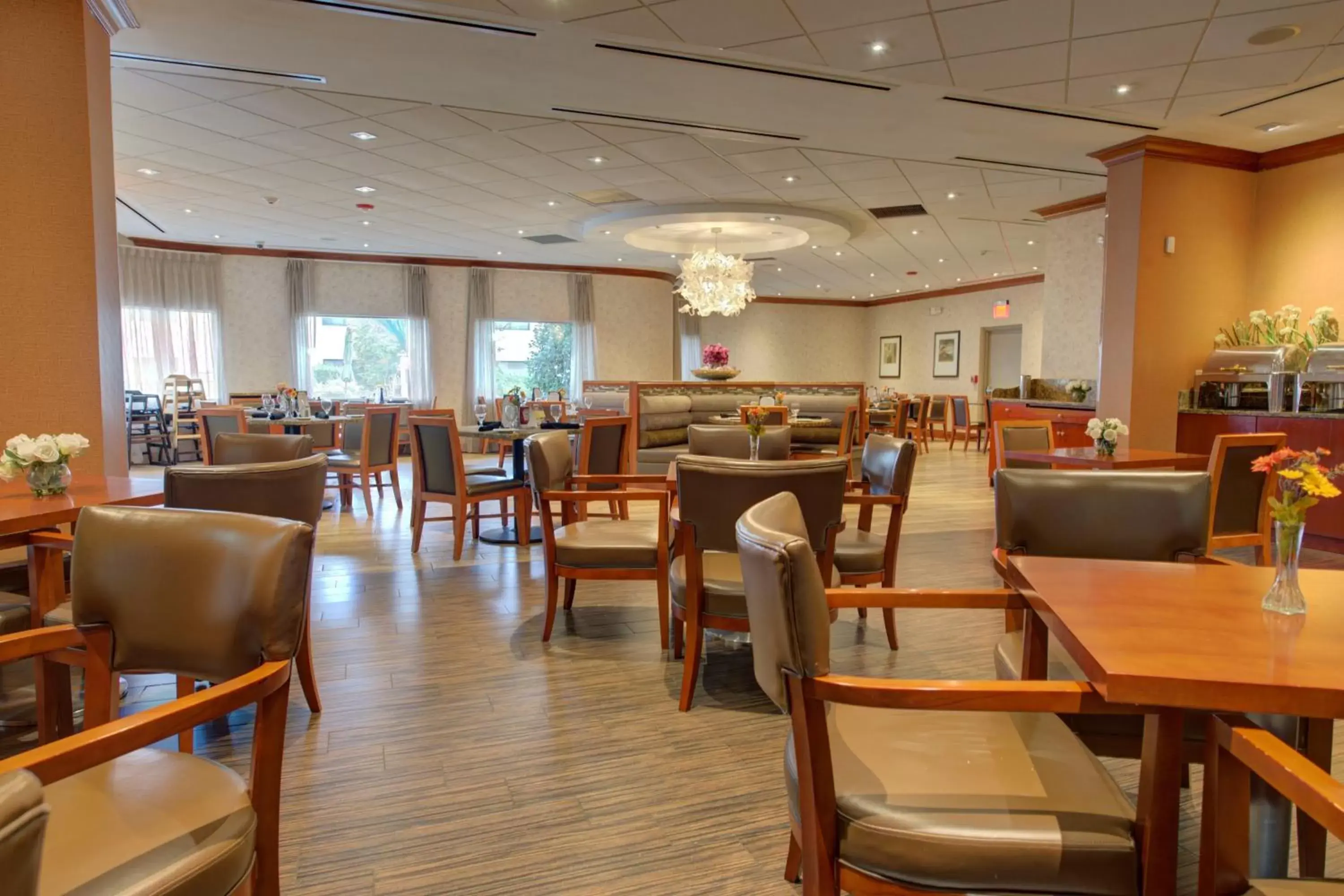 Restaurant/places to eat in Holiday Inn Plainview-Long Island by IHG Restaurant/places to eat in Holiday Inn Plainview-Long Island by IHG