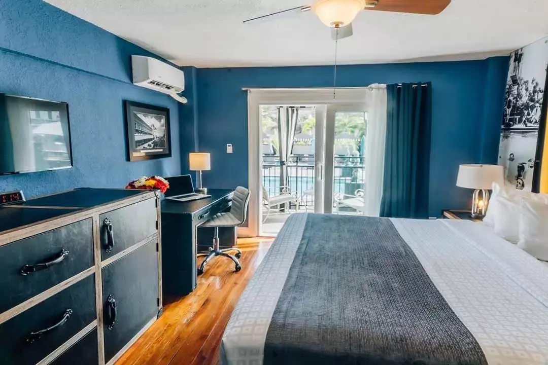 Bed in Hollander Hotel - Downtown St. Petersburg Bed in Hollander Hotel - Downtown St. Petersburg