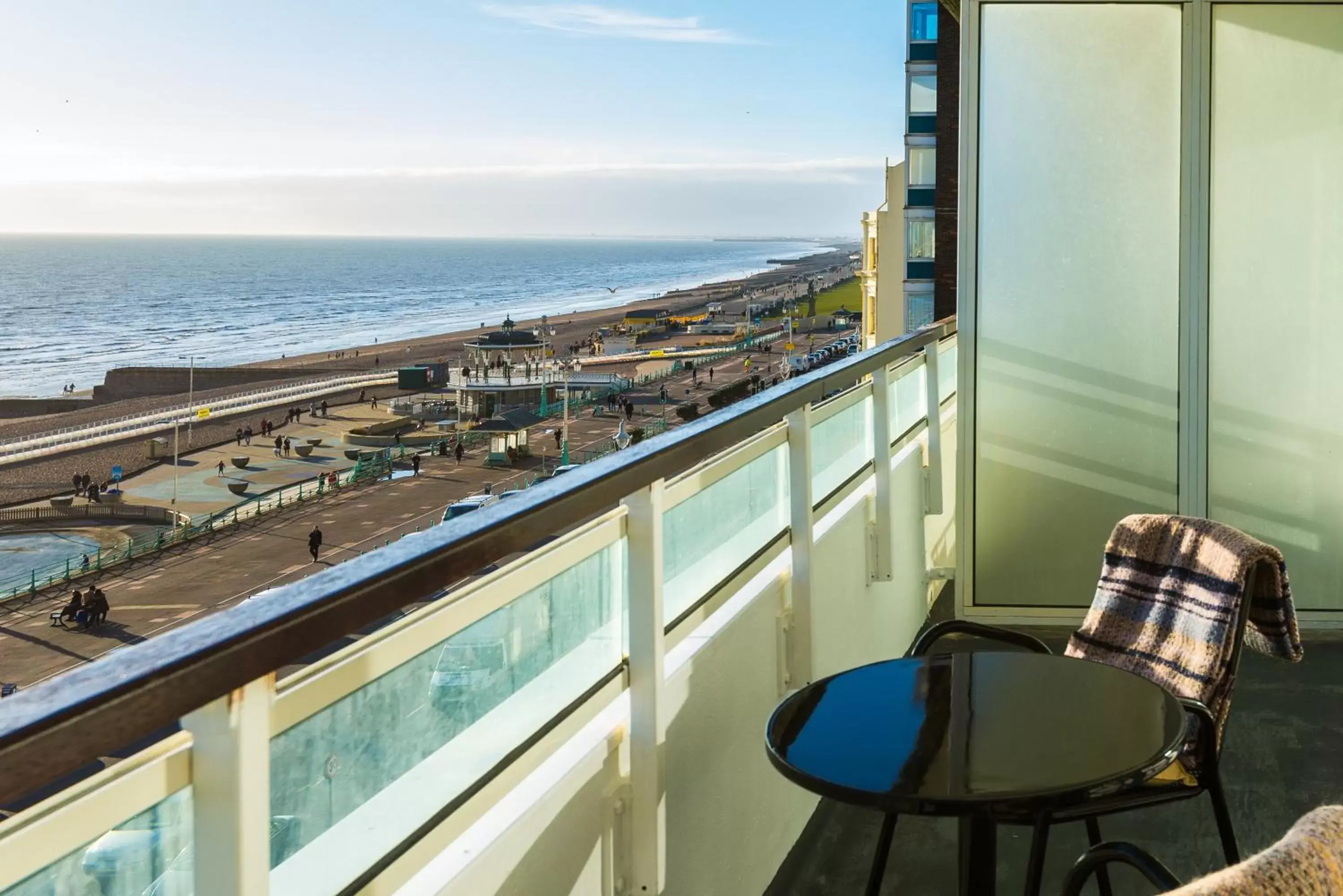 Photo of the whole room, Balcony/Terrace in Holiday Inn Brighton Seafront, an IHG Hotel