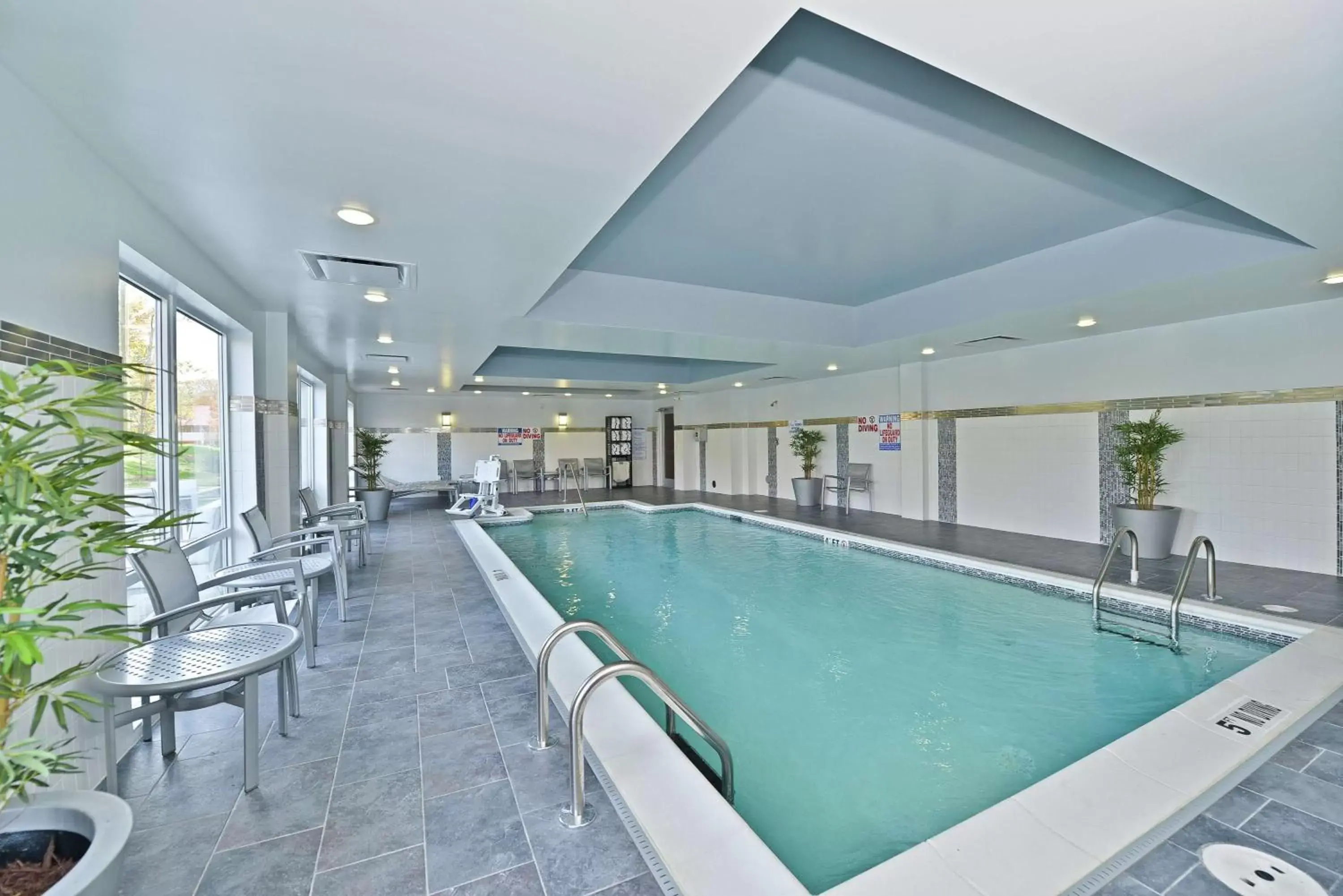Pool view, Swimming Pool in Hampton Inn & Suites Greensboro/Coliseum Area