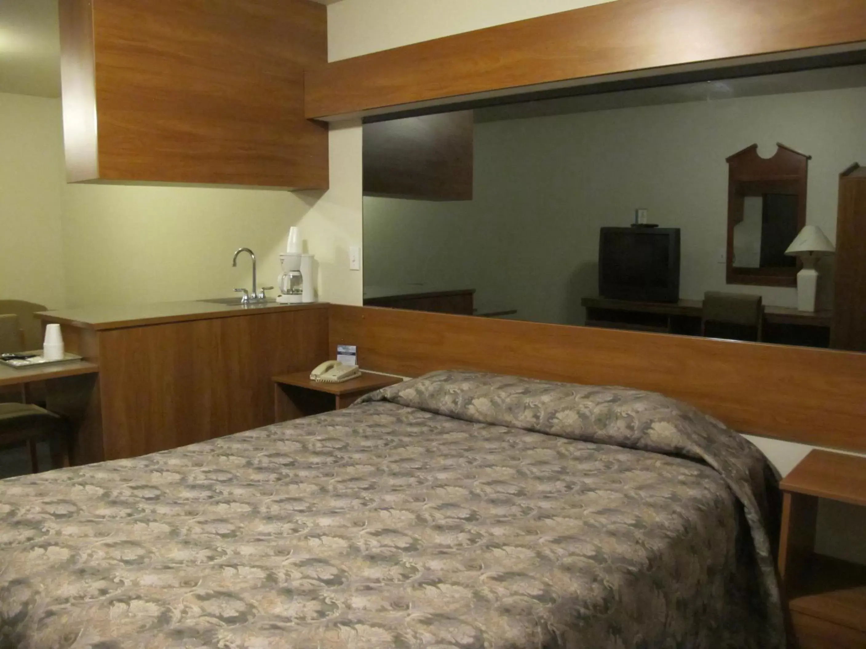 Bed in Eagle River Microtel