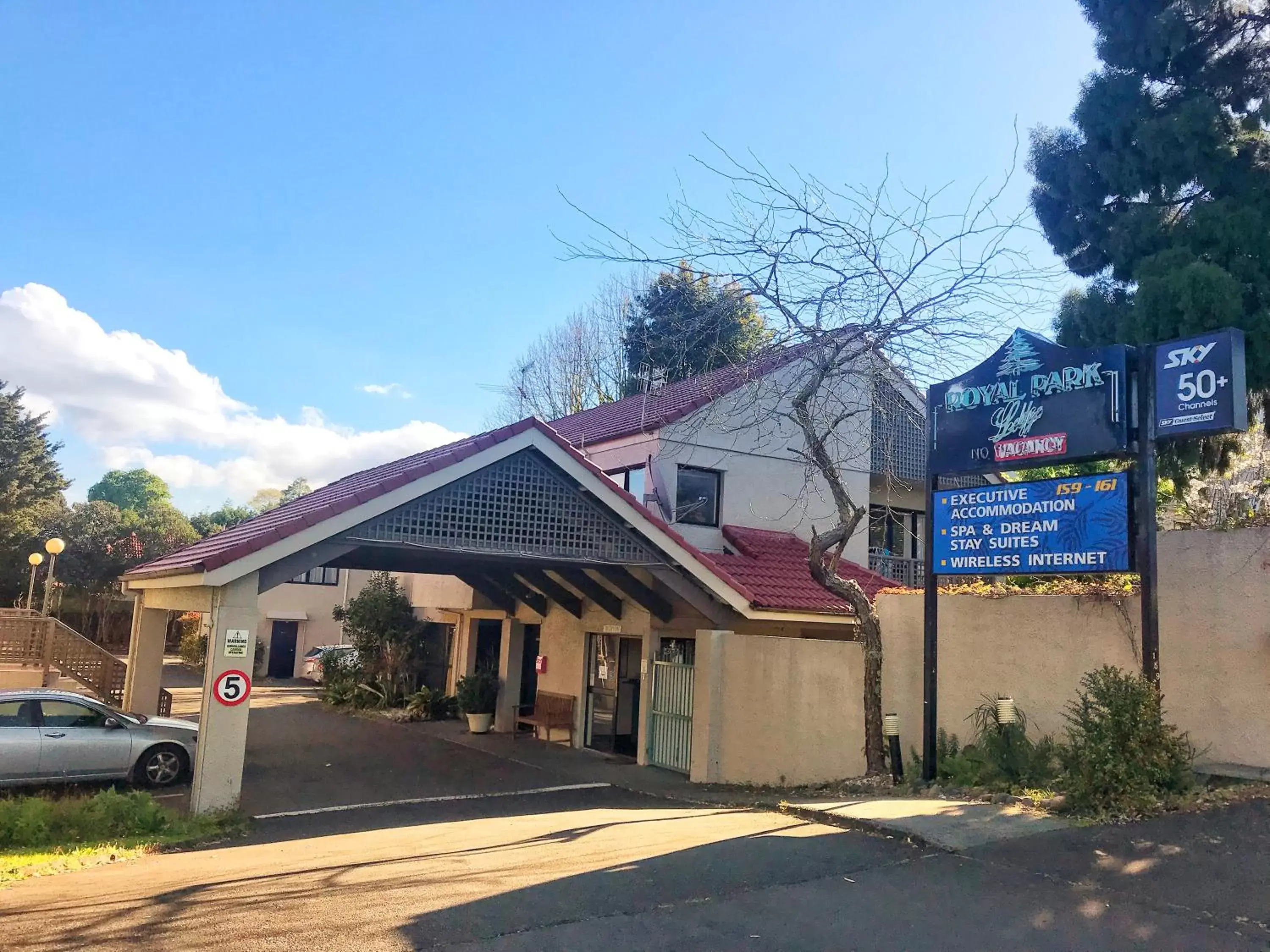 Property Building in Royal Park Lodge