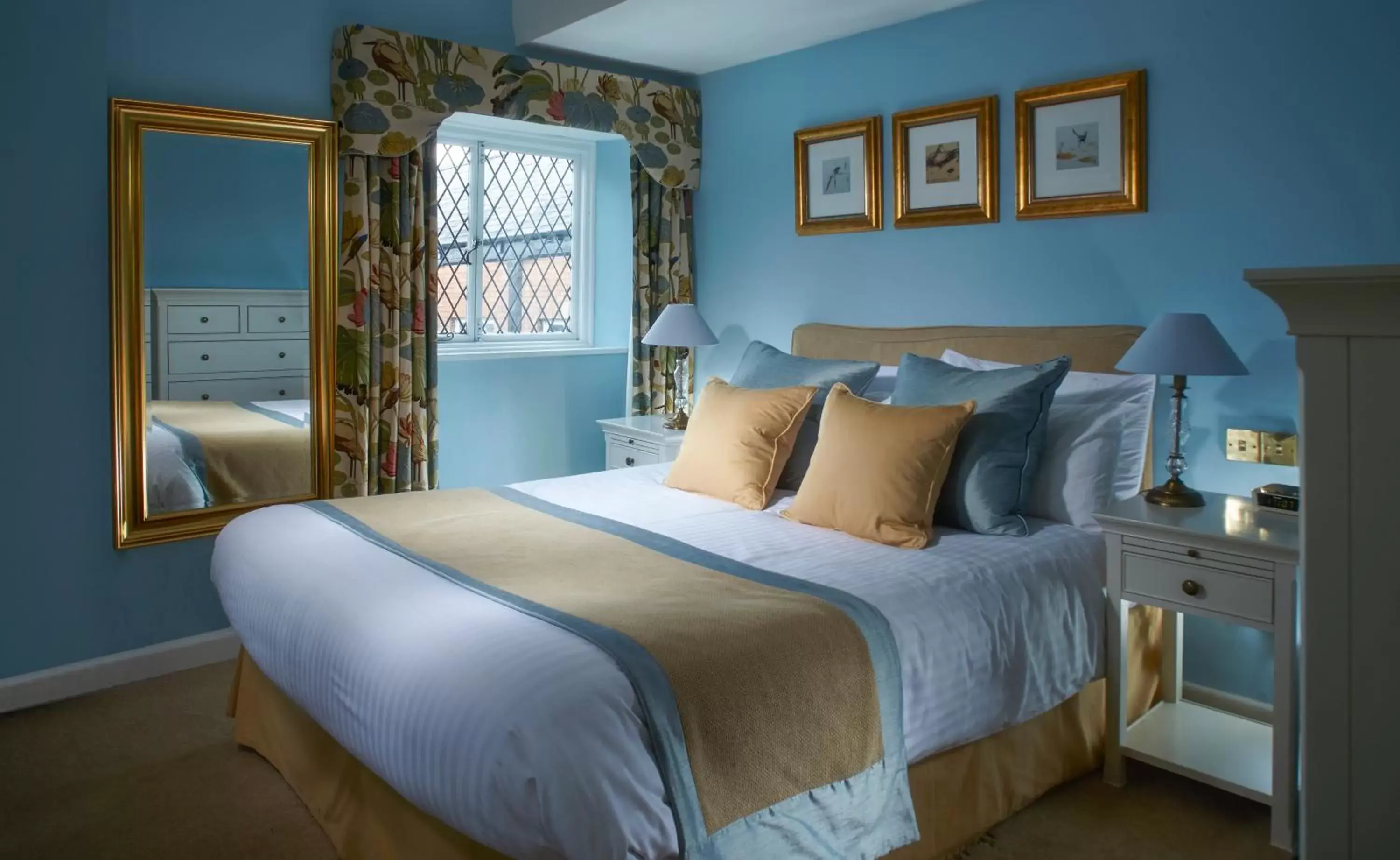 Bedroom, Bed in The Swan Hotel, Wells, Somerset