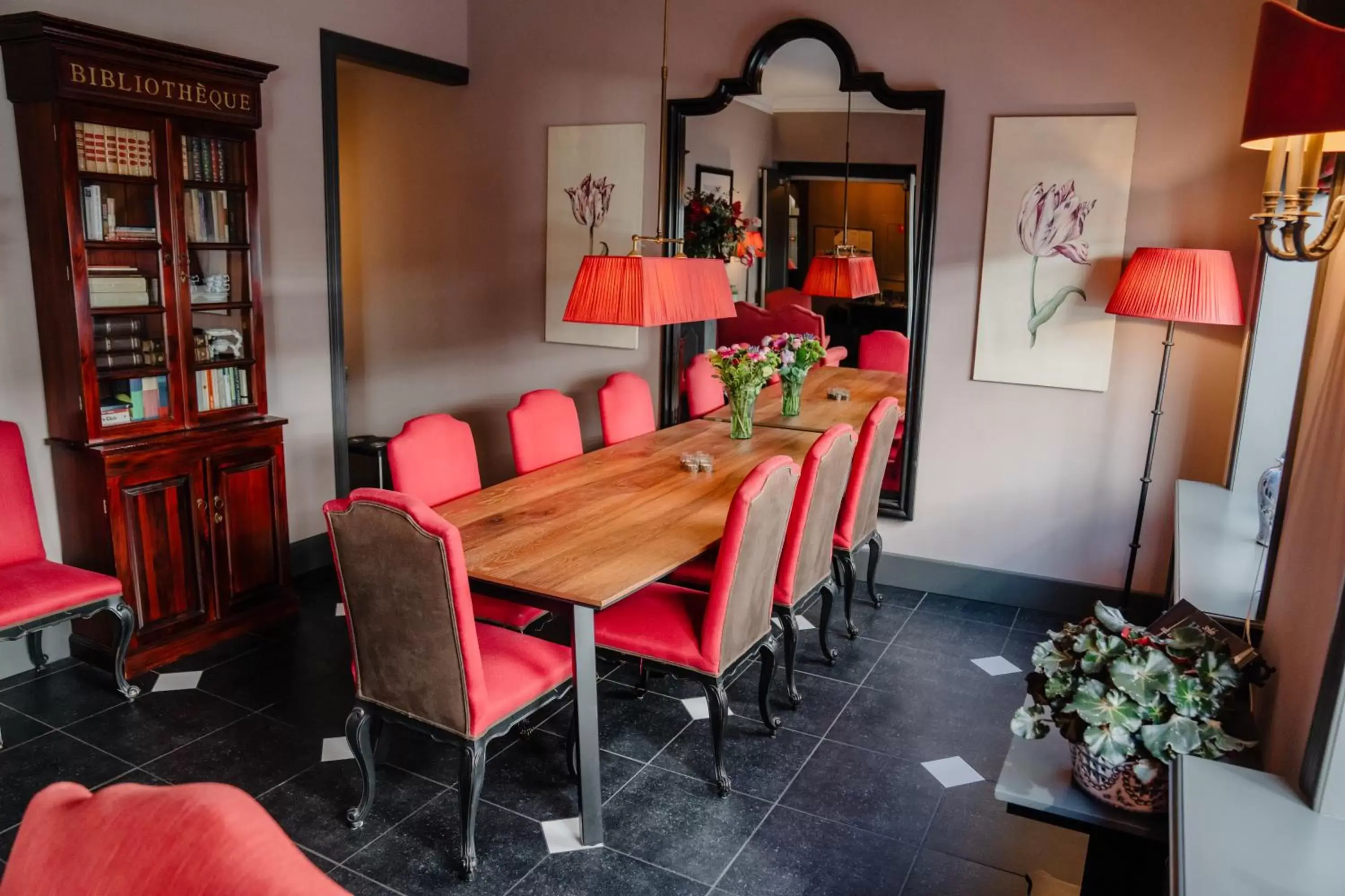 Library, Dining Area in Paleis Hotel