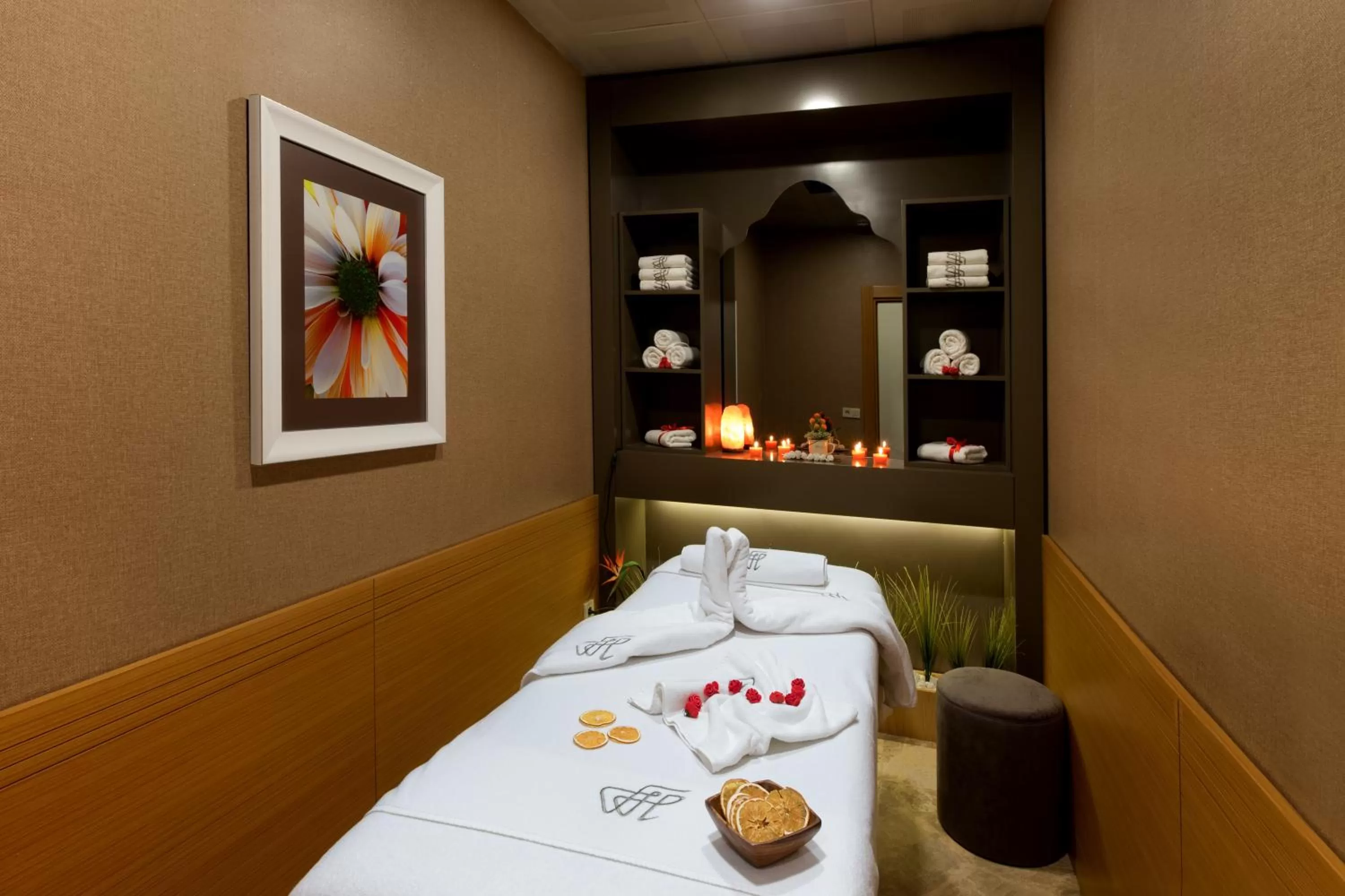 Spa and wellness centre/facilities, Bed in Ferman Hilal Hotel-Special Category