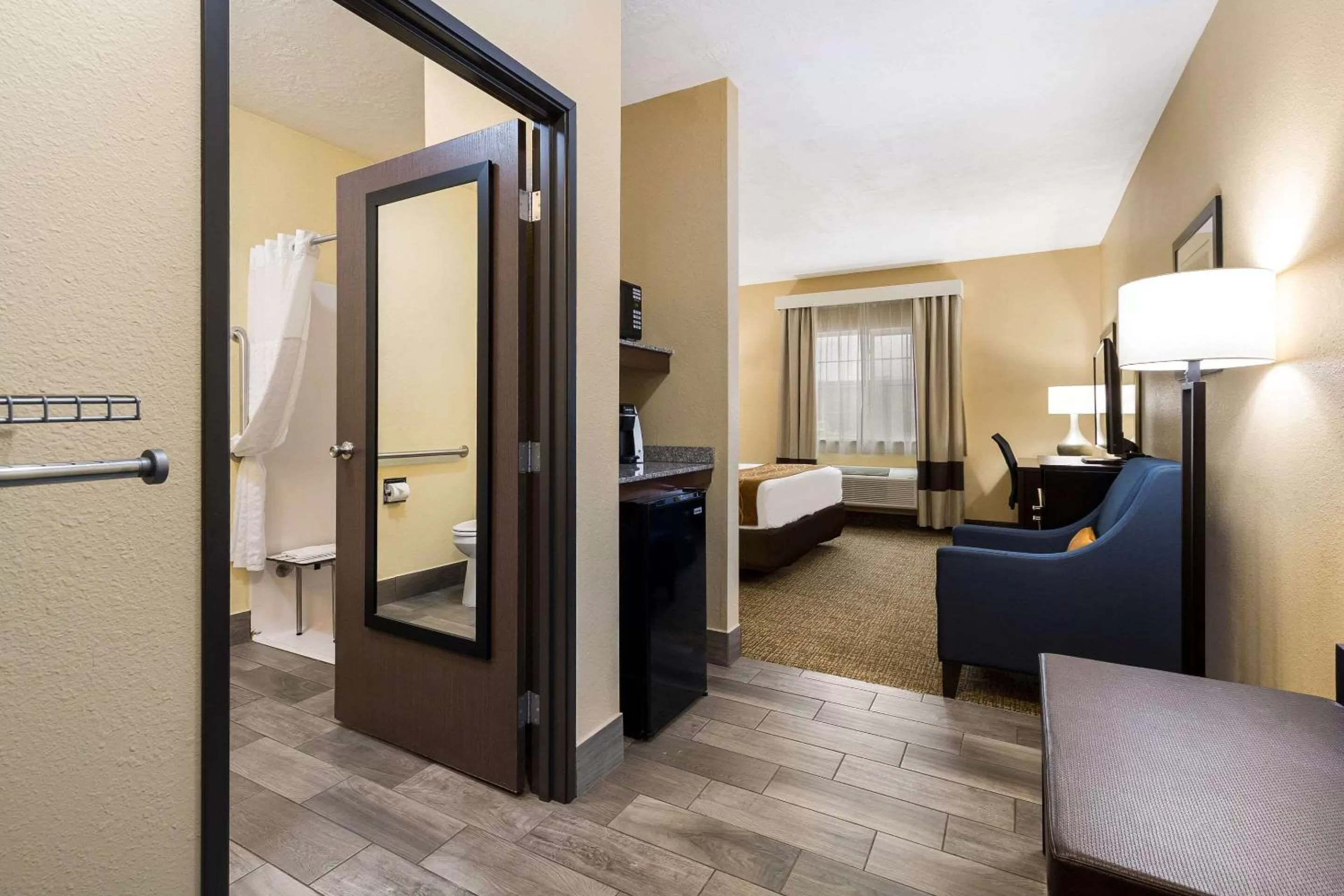 Bedroom, Bed in Comfort Inn Yankton SD