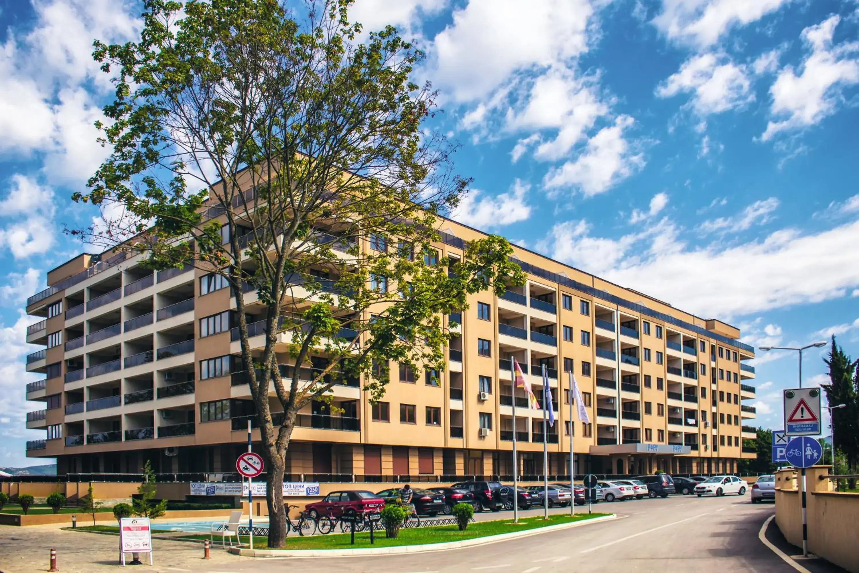 Property Building in Park Lakeside hotel