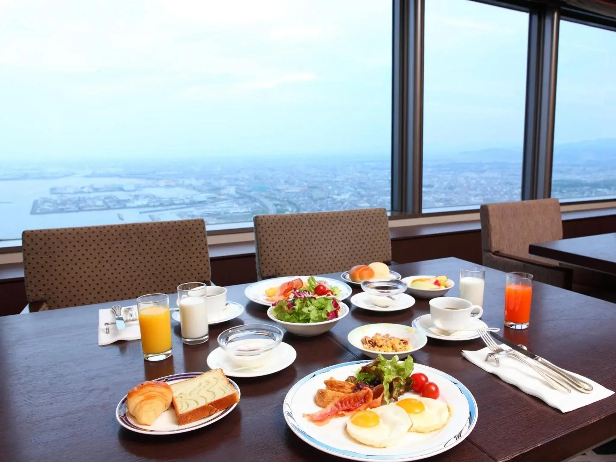 Food and drinks in Star Gate Hotel Kansai Airport