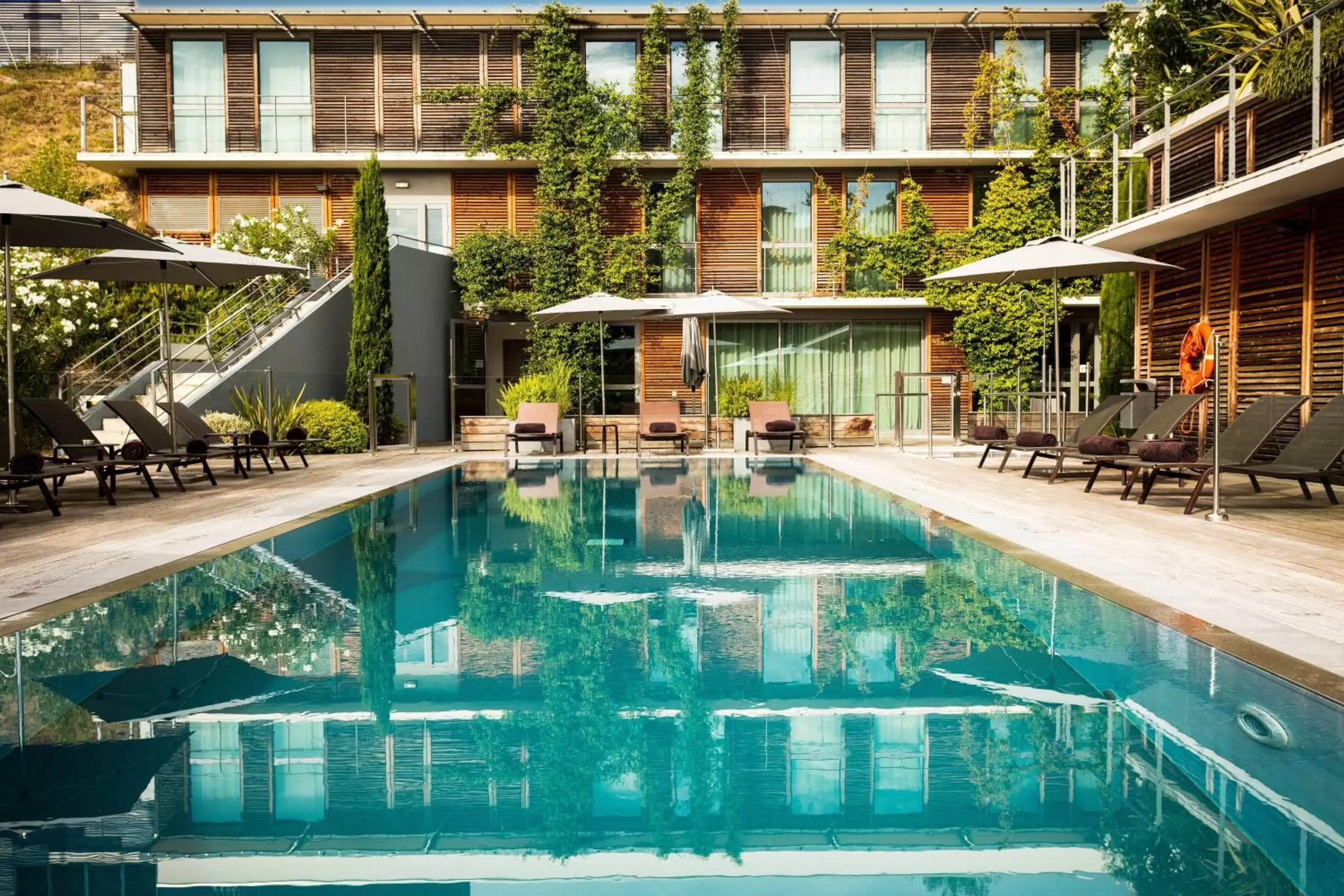 Swimming Pool in Courtyard by Marriott Montpellier