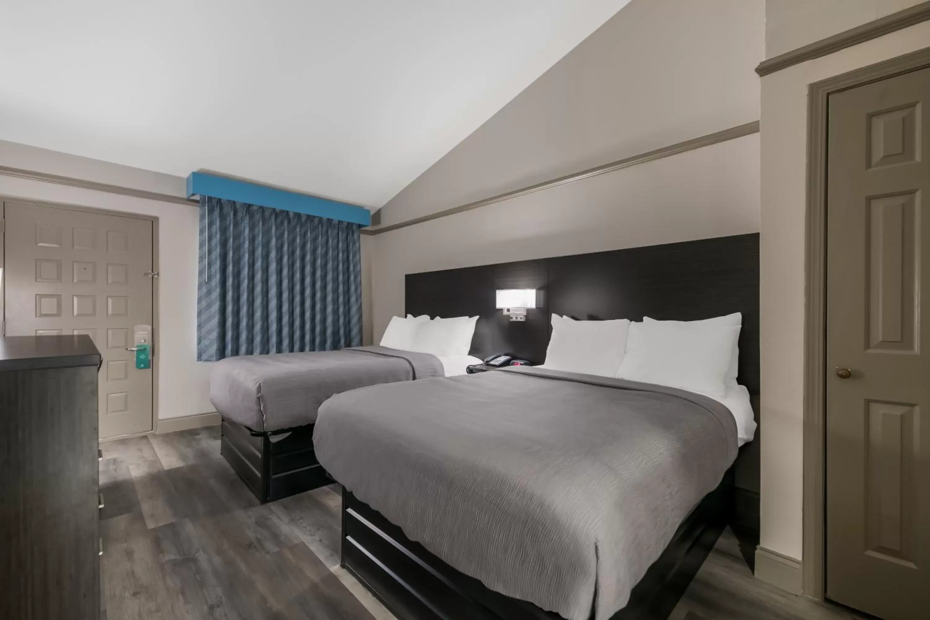 Quadruple Room - Disability Access/Non Smoking in Quality Inn & Suites Altamonte Springs Orlando-North Quadruple Room - Disability Access/Non Smoking in Quality Inn & Suites Altamonte Springs Orlando-North
