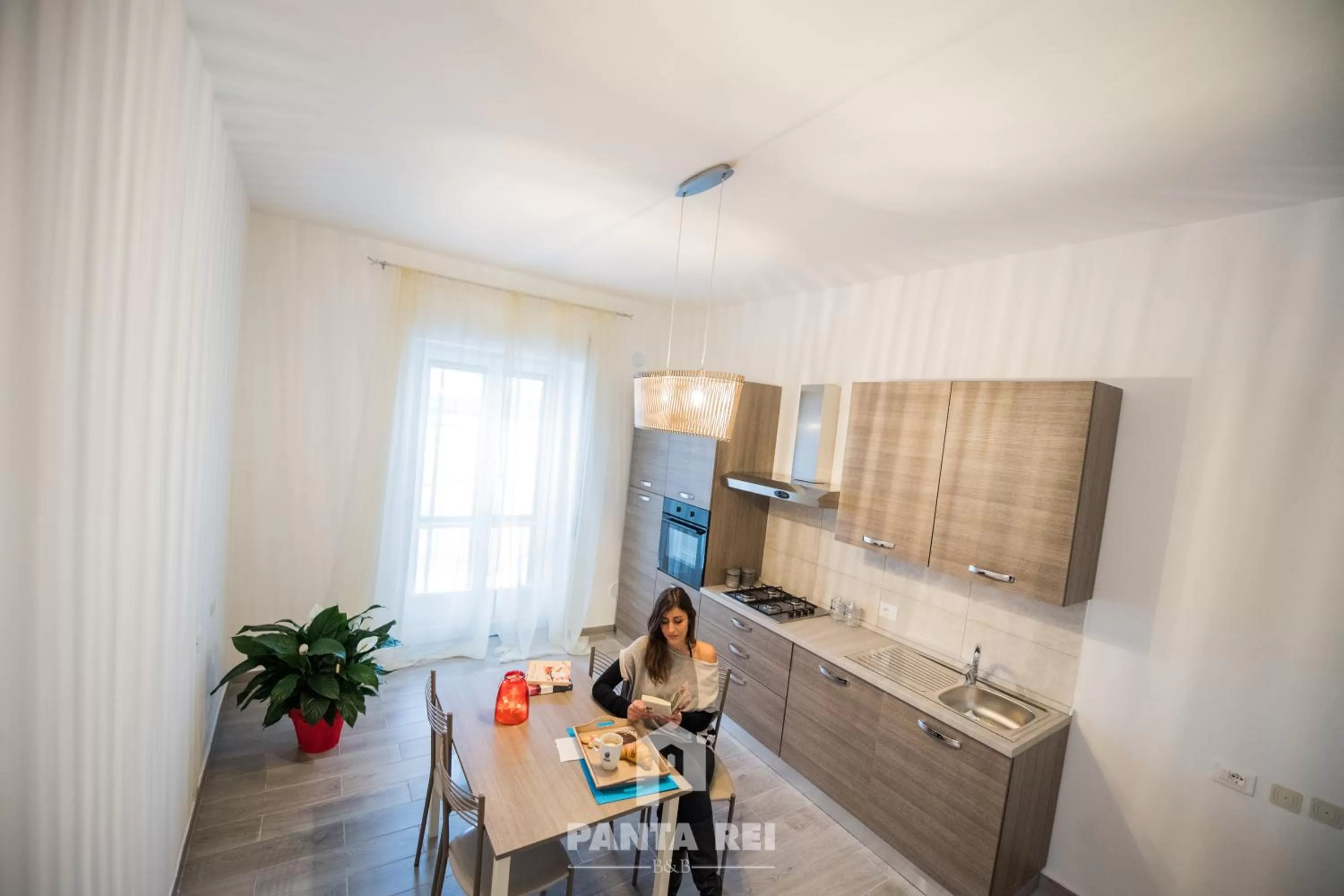 Kitchen or kitchenette in Pantarei B&B