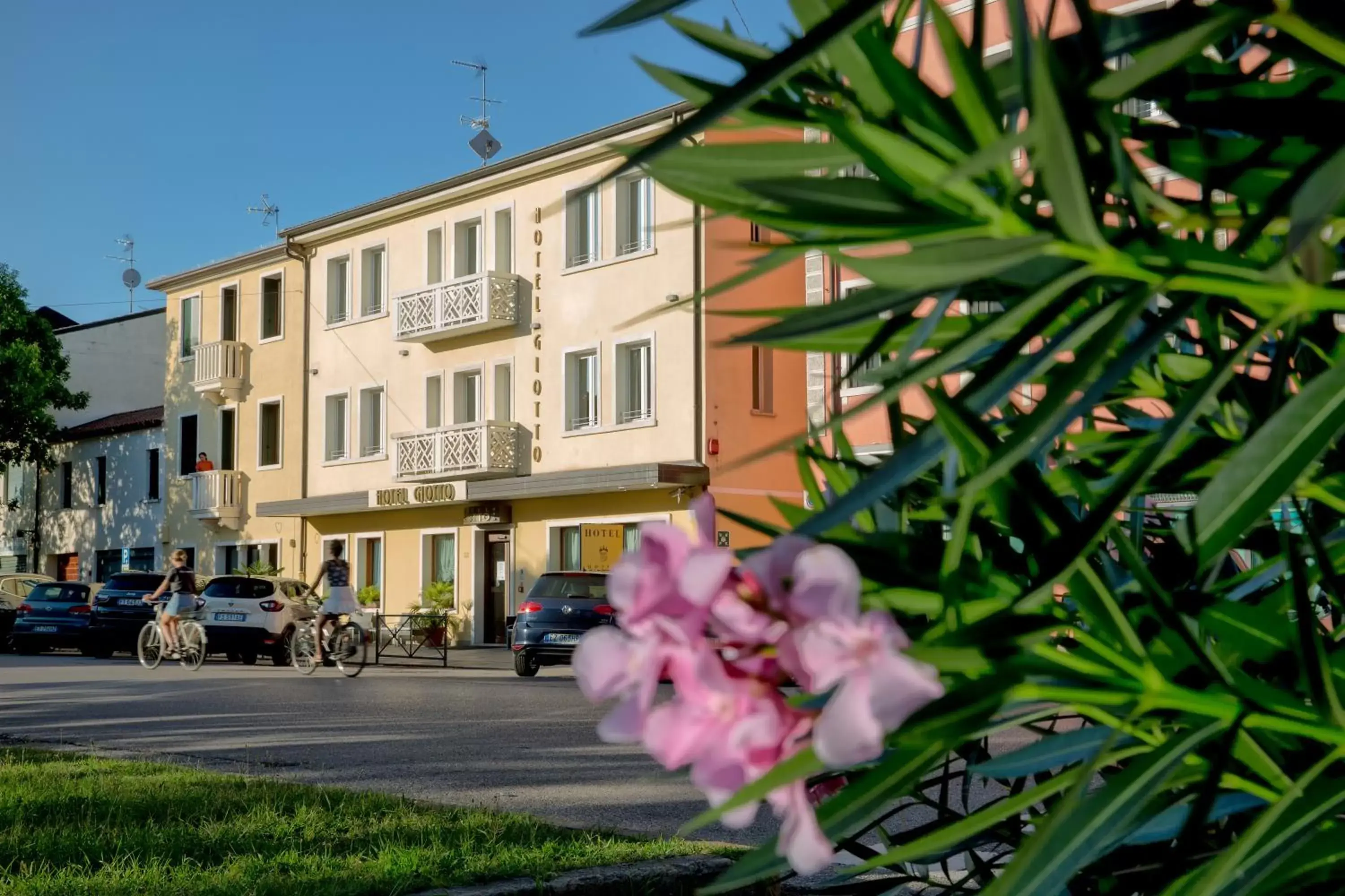 Property Building in Hotel Giotto