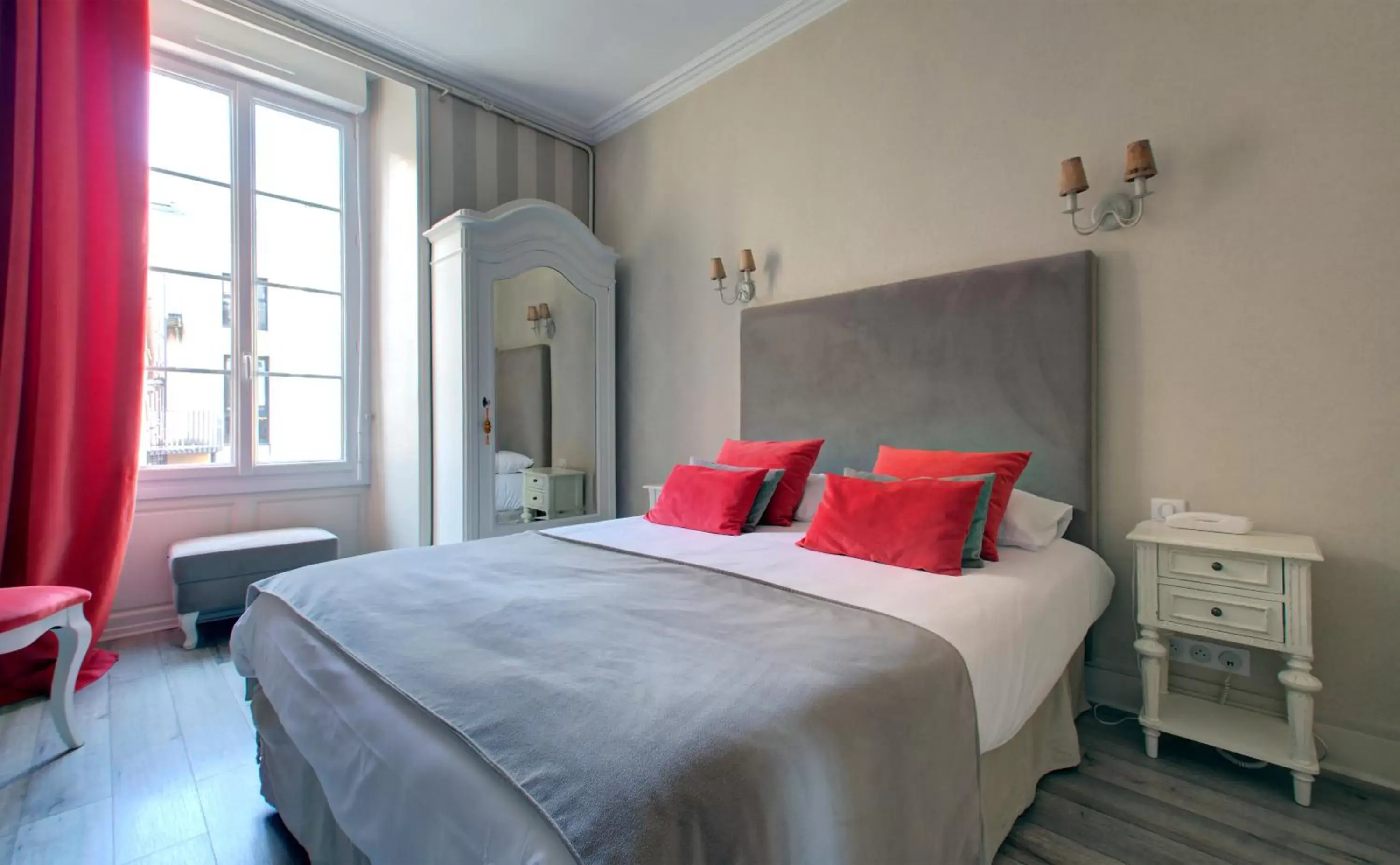 Photo of the whole room, Bed in Hôtel Du Mail