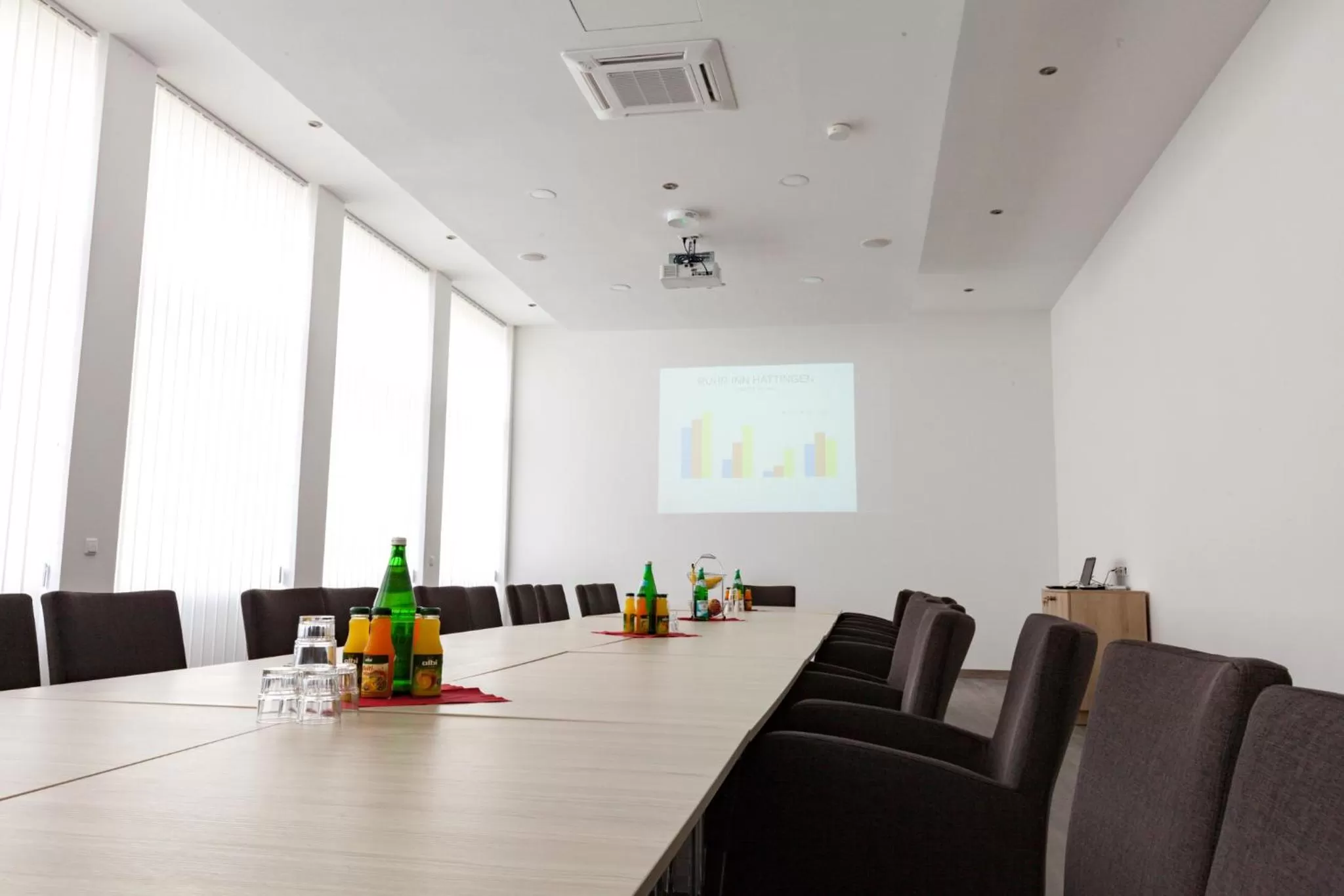 Meeting/conference room in Ruhr Inn Hotel