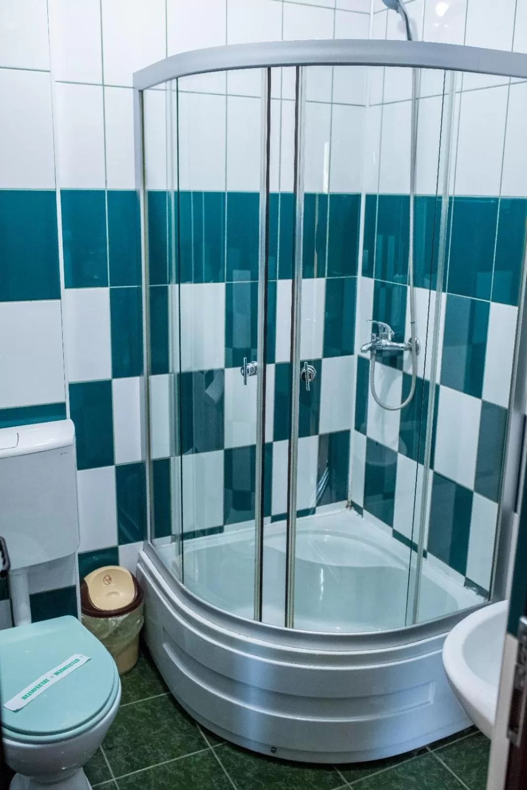 Shower in Motel Don Tomaso