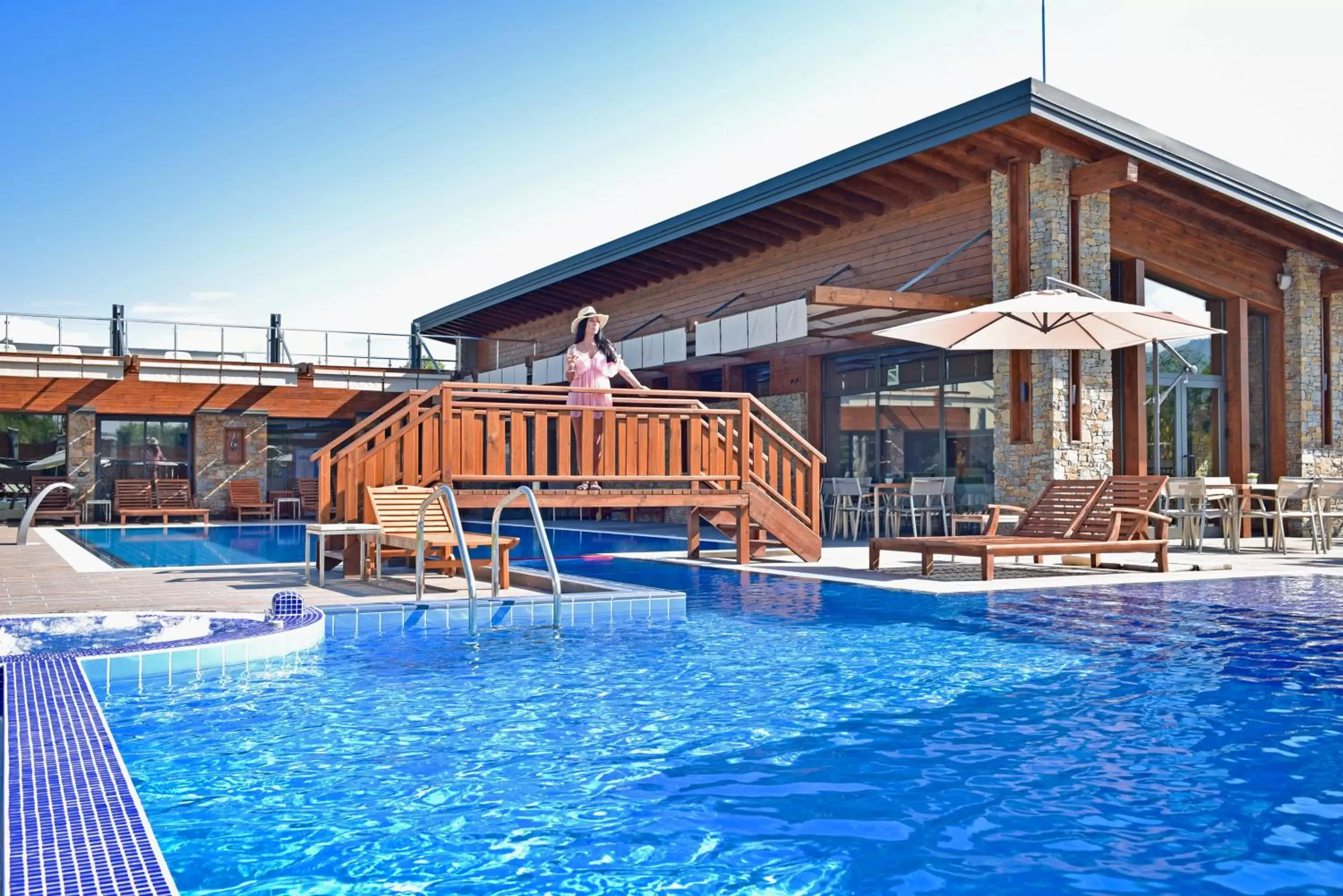 Property building, Swimming Pool in Regnum Bansko Ski Hotel & SPA