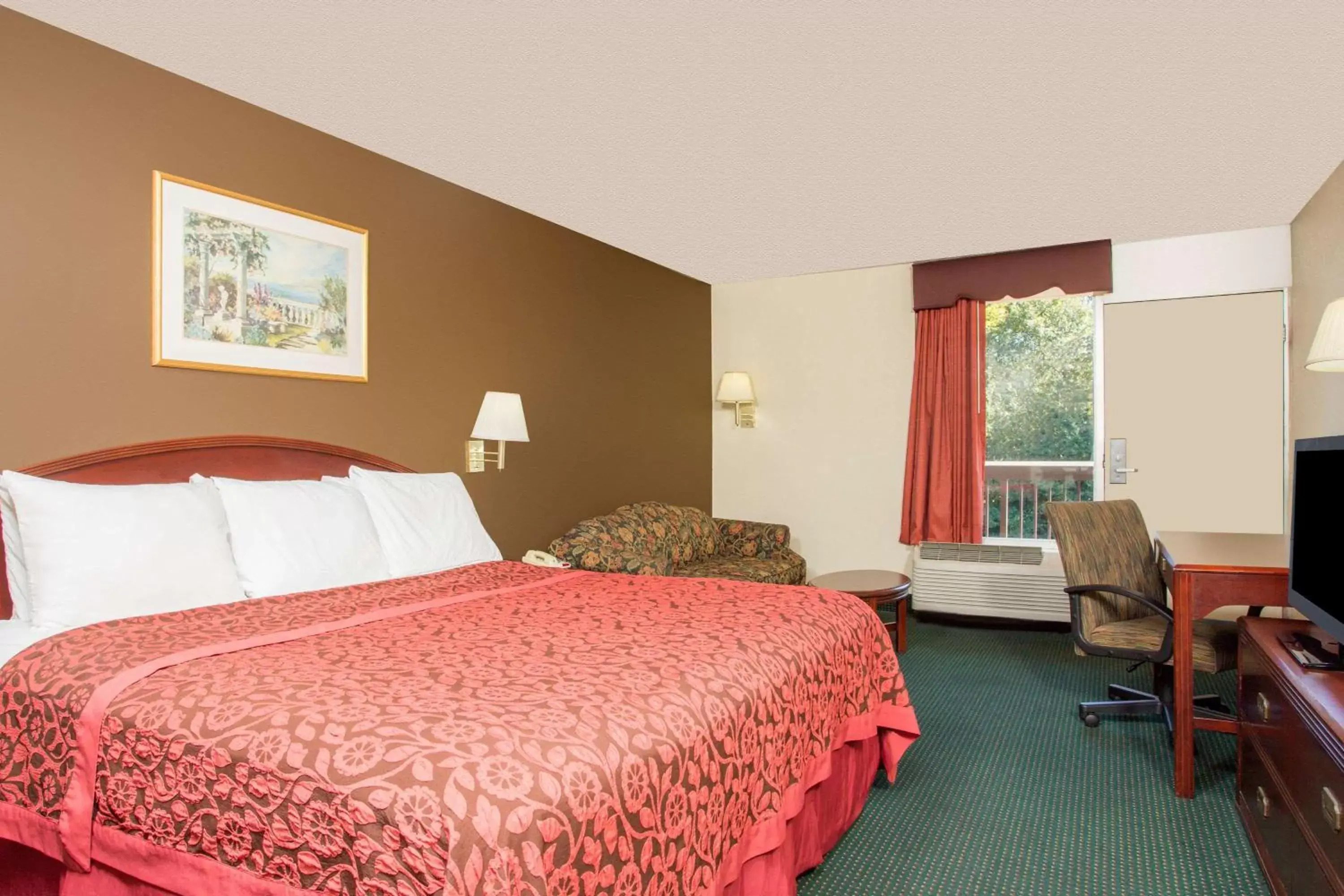 Photo of the whole room, Bed in Days Inn by Wyndham Forsyth