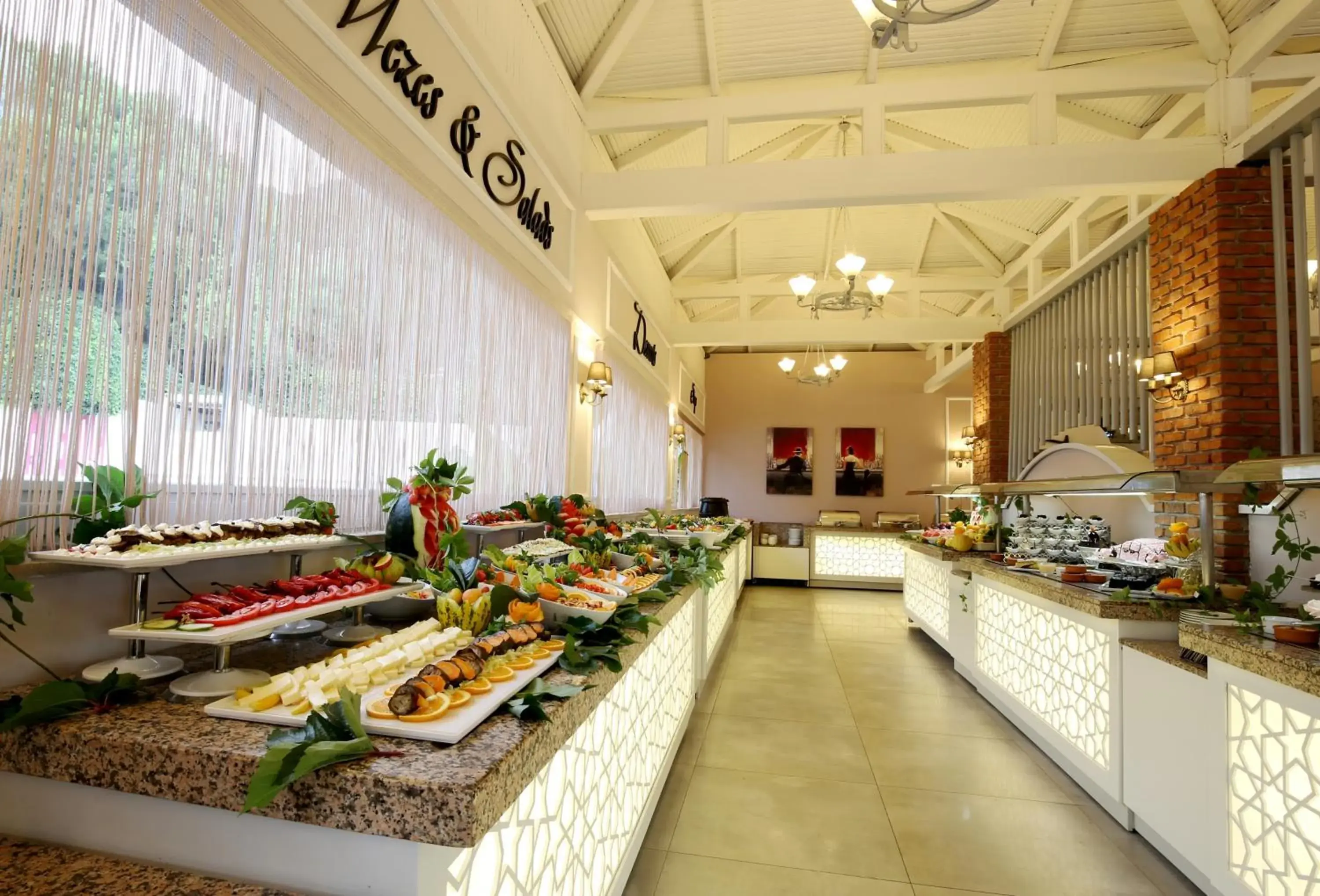 Restaurant/places to eat in Alize Hotel