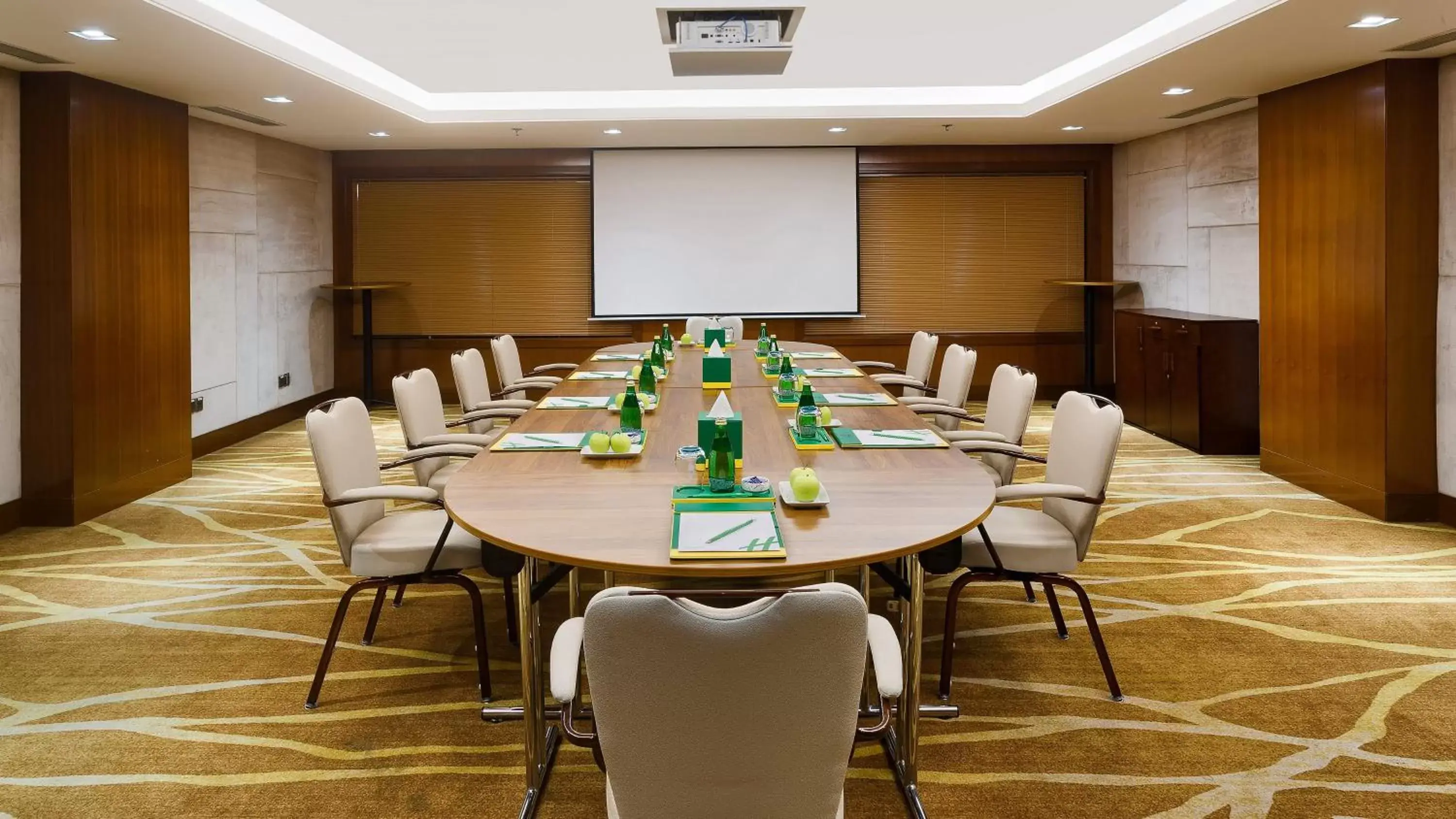 Meeting/conference room in Holiday Inn Dhaka City Centre, an IHG Hotel