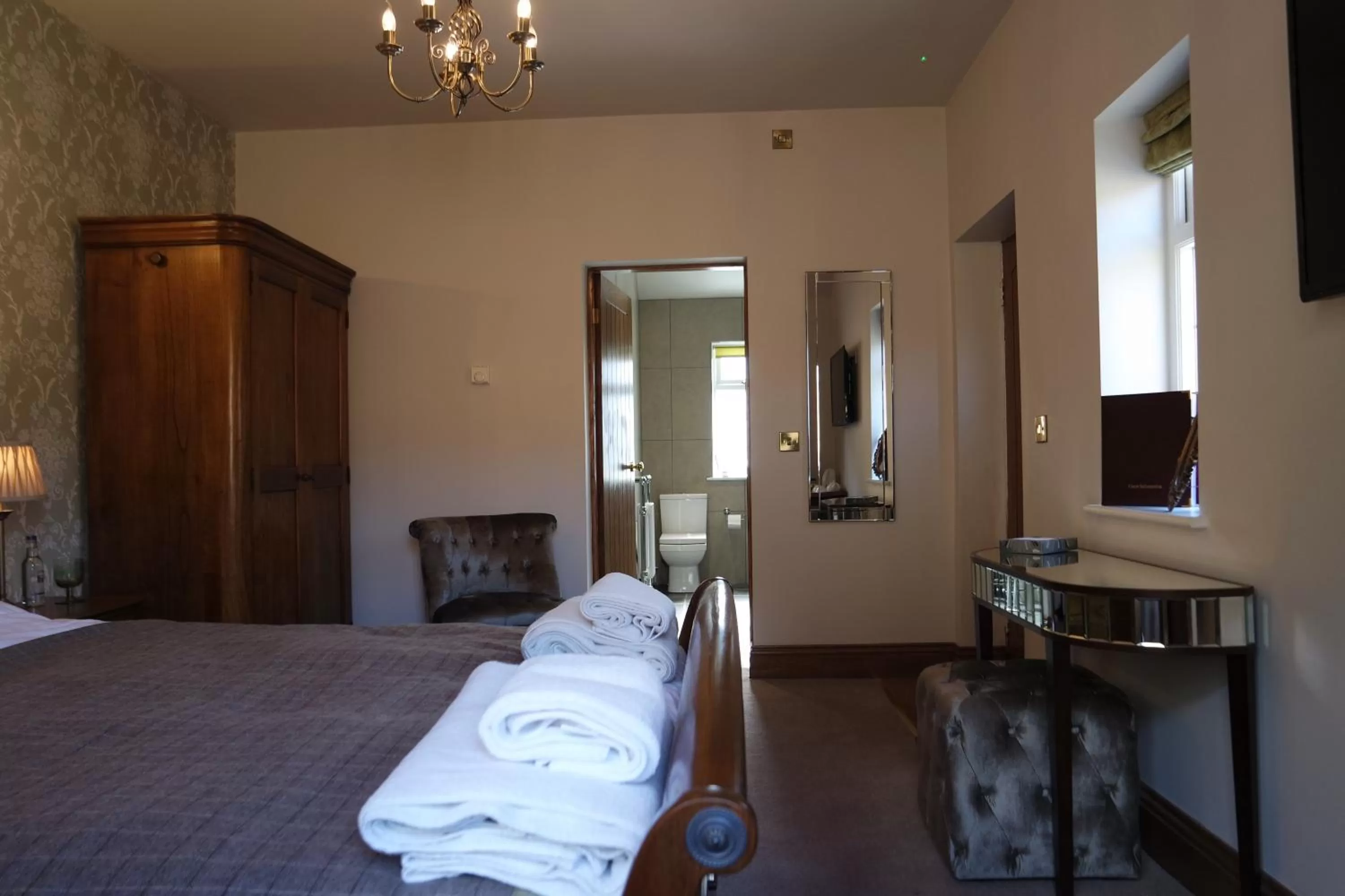 Bedroom, Bed in The Lamb Inn