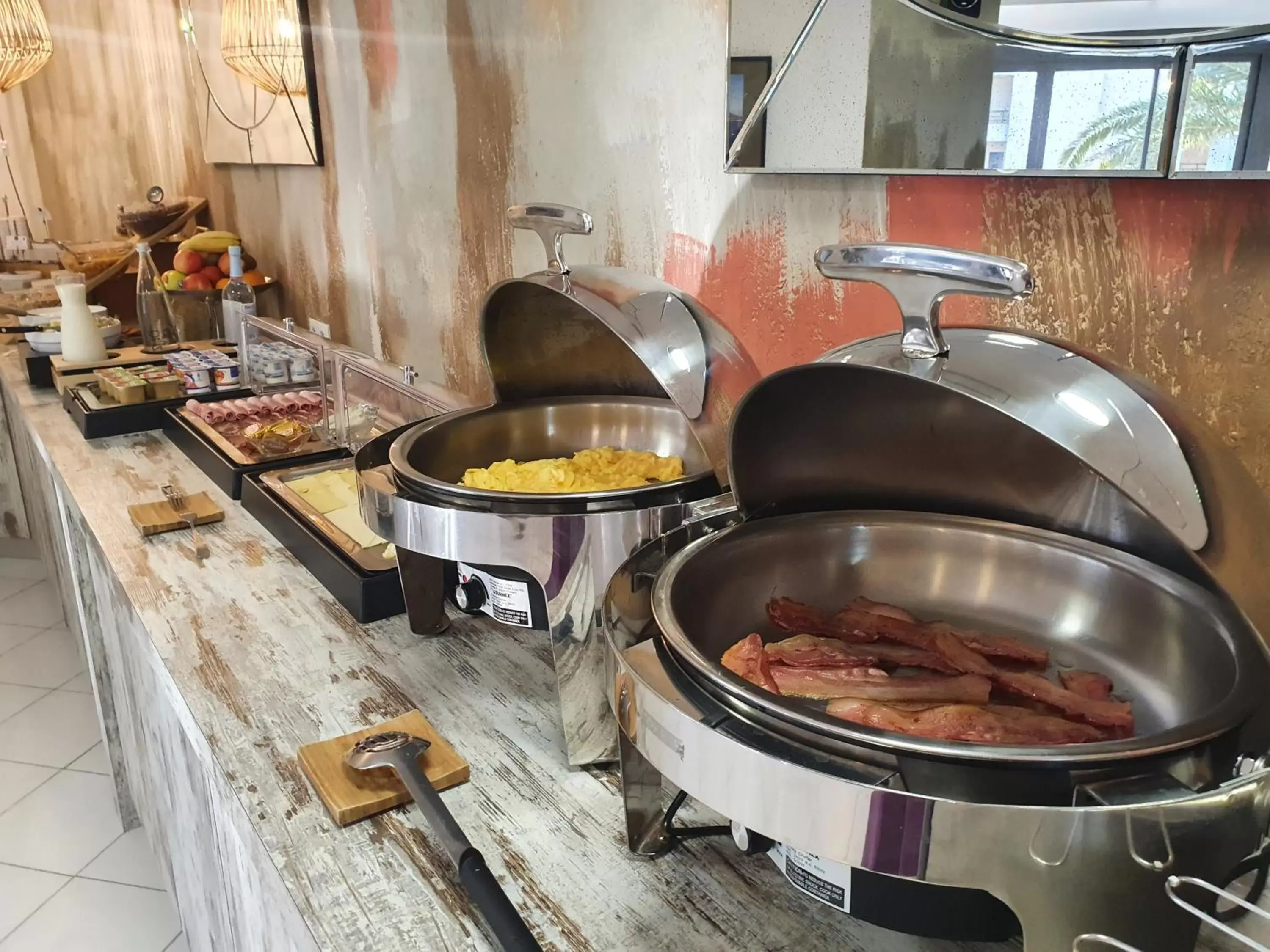 Buffet breakfast, Kitchen/Kitchenette in Le Mariana