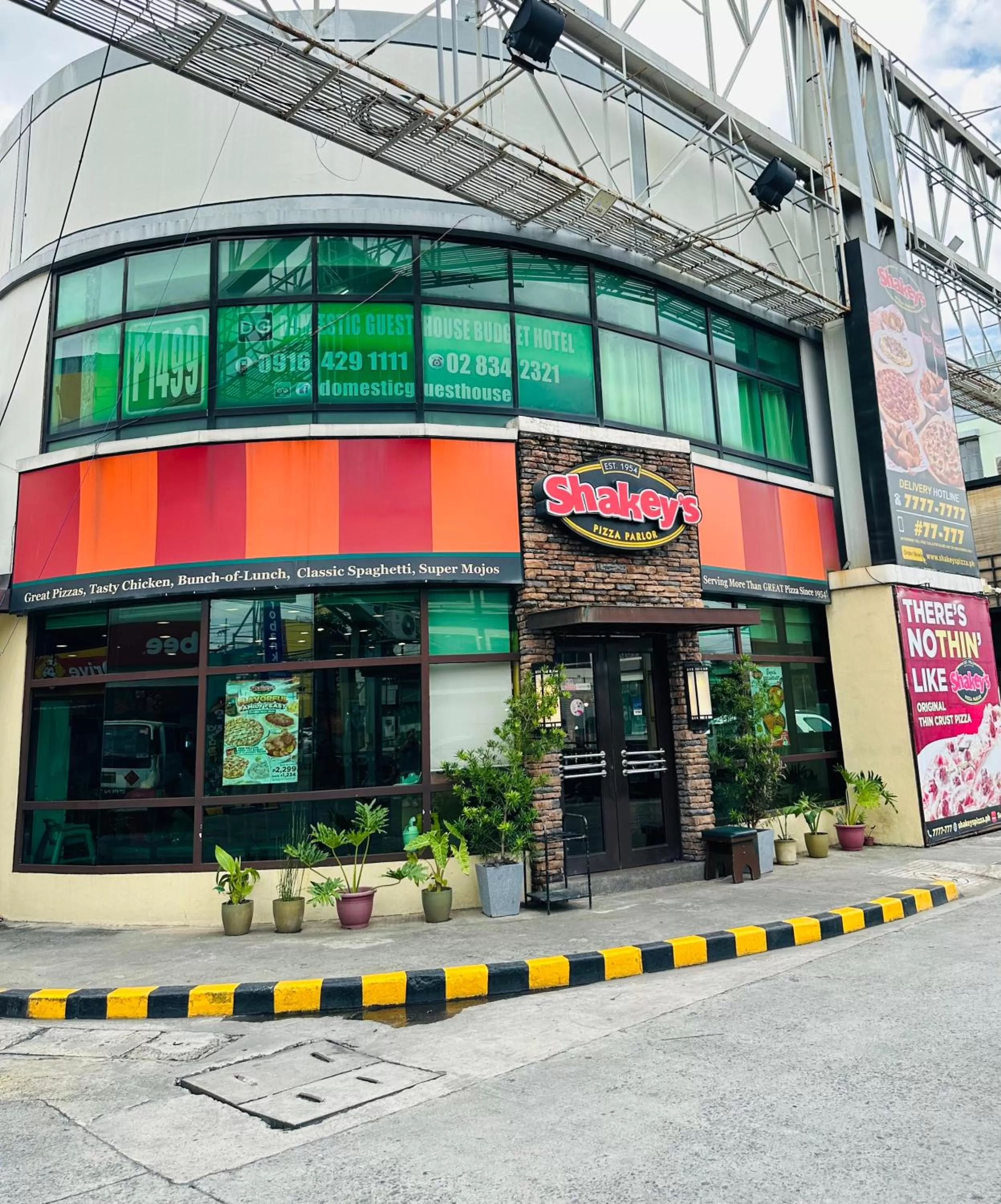 Restaurant/places to eat in DG Budget Hotel Salem