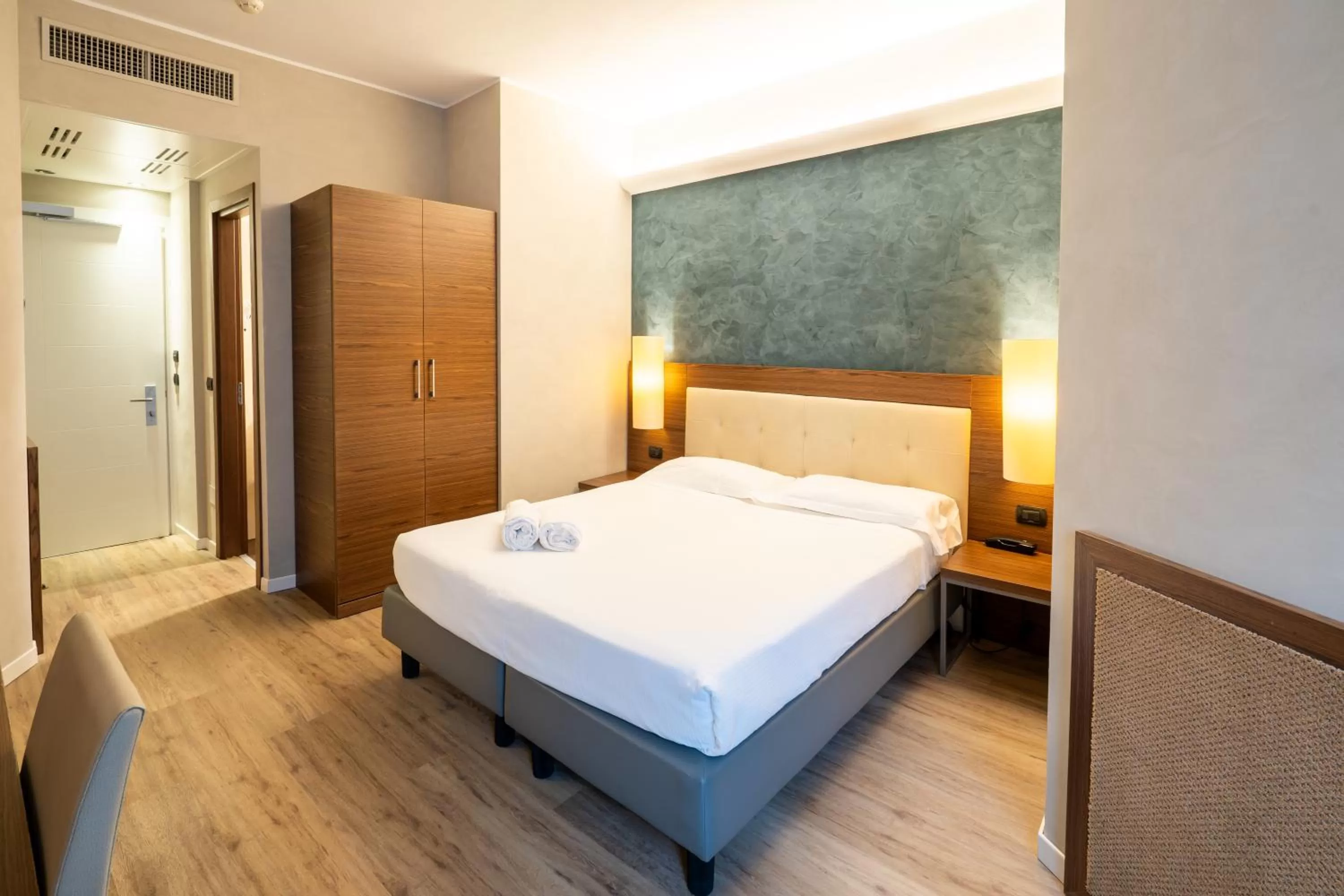 Bed in Hotel Des Etrangers