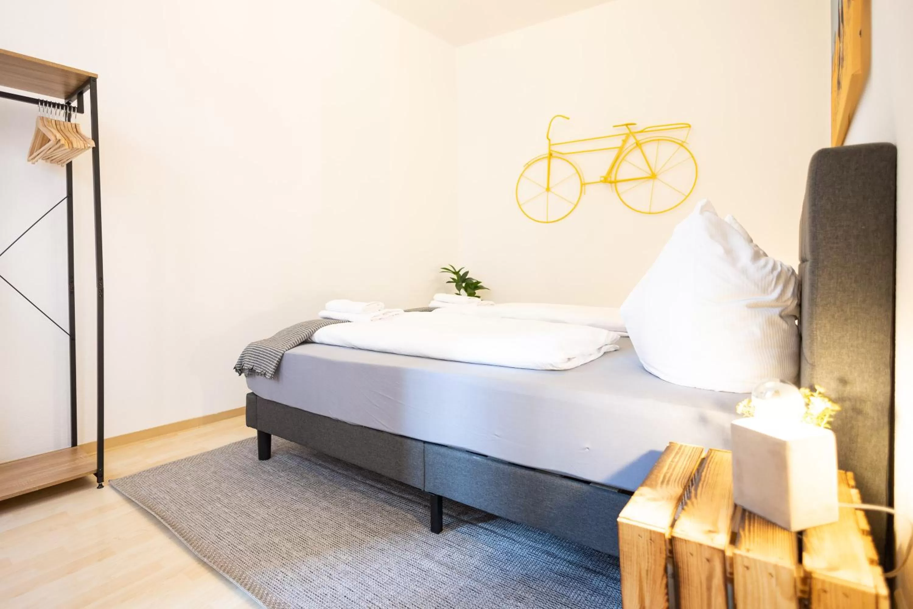 Bed in Apartments an der Oper - Innenstadt - Zentral - Küche - Wifi - Powered by Ko-Living