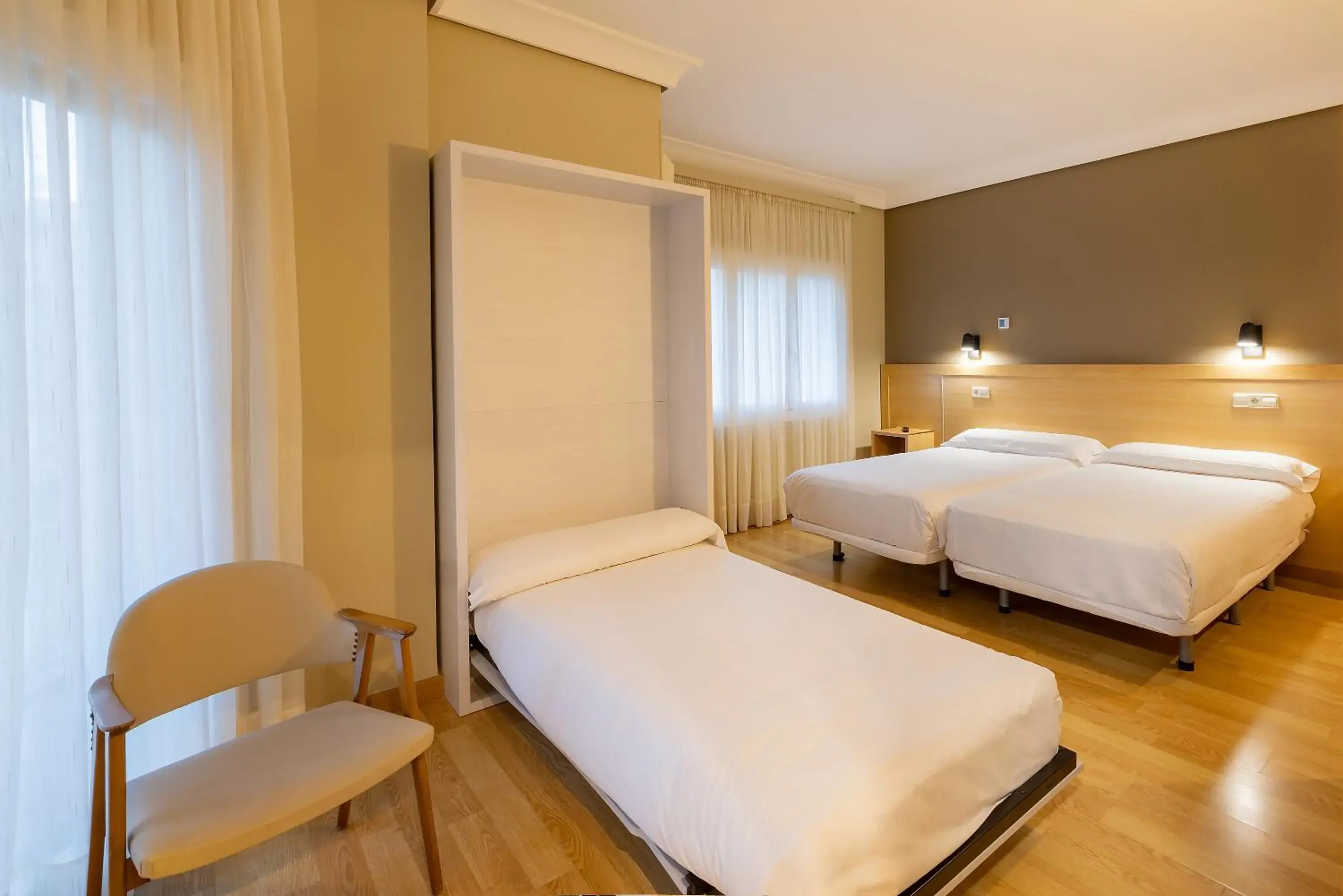 Property building, Bed in Hotel Santamaria