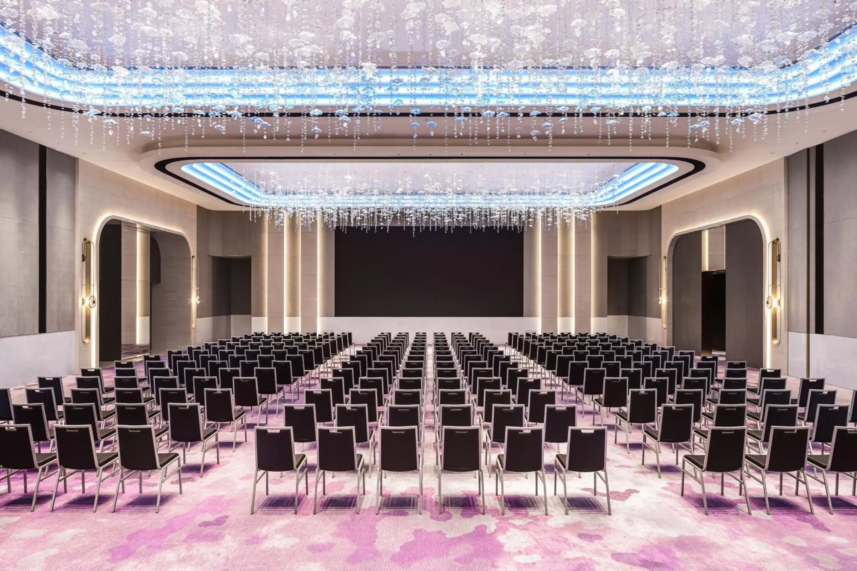 Meeting/conference room in Renaissance Zhuhai Hotel