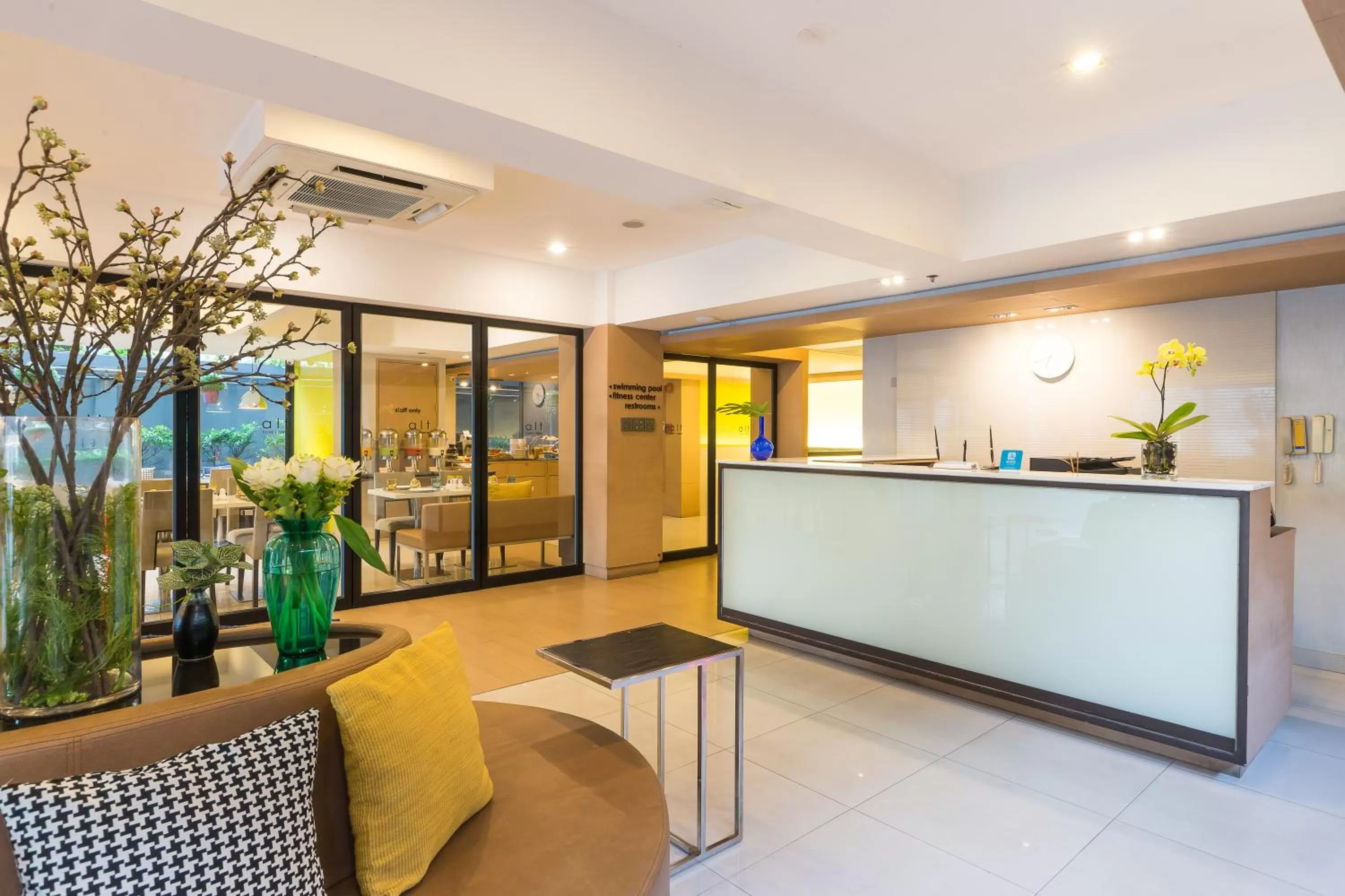 Lobby or reception in Alt Hotel Nana by UHG