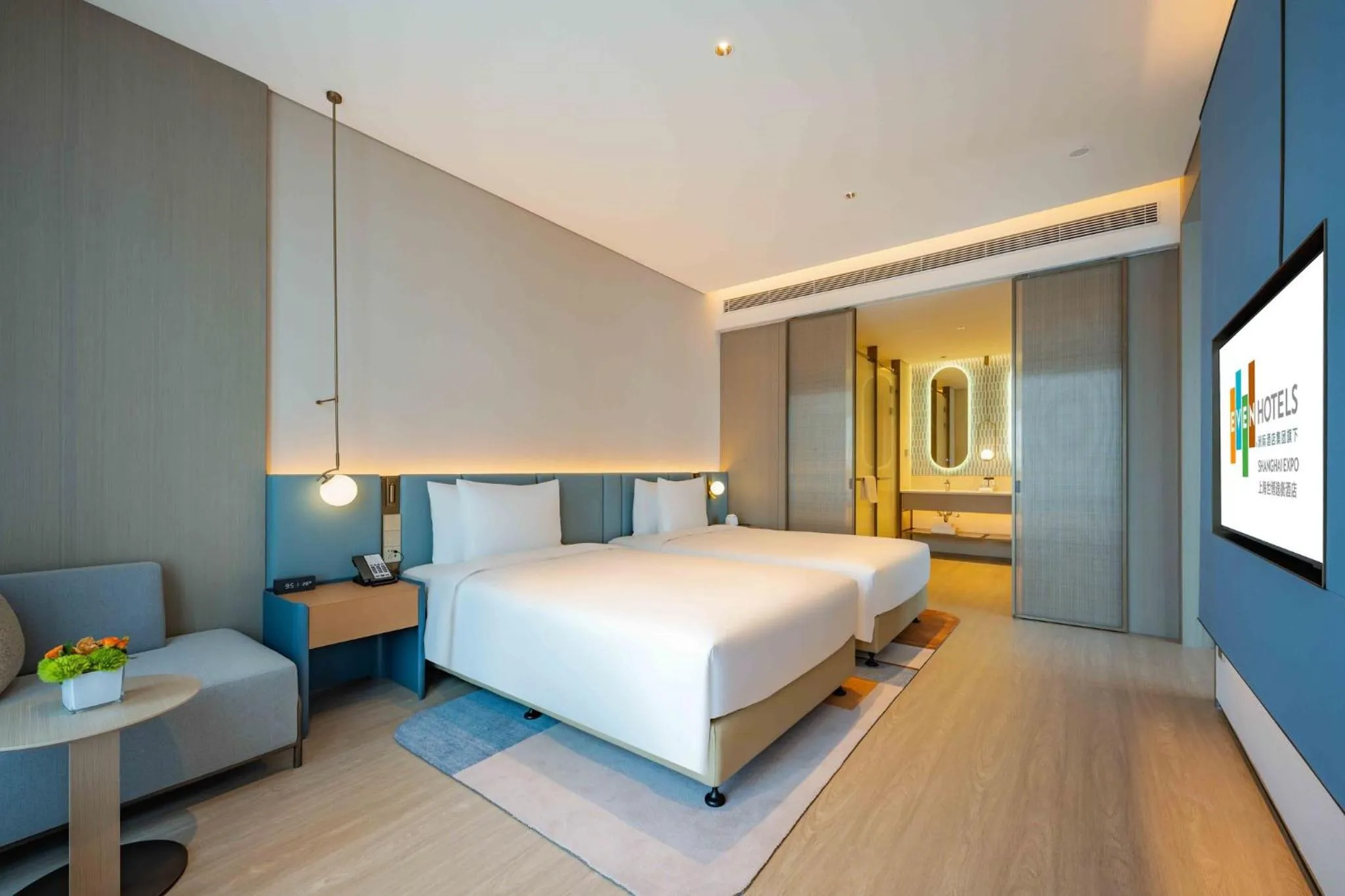 Photo of the whole room, Bed in EVEN Hotels Shanghai Expo by IHG