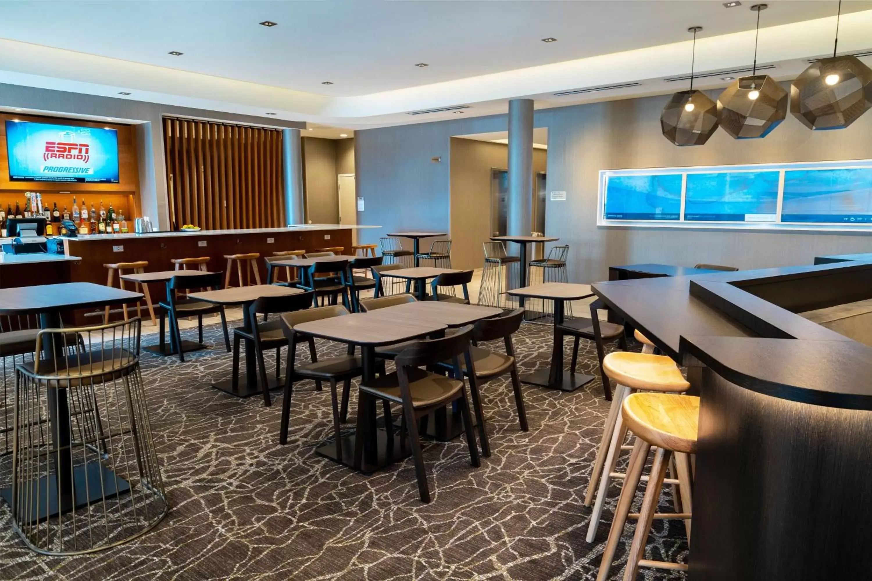 Lobby or reception, Restaurant/Places to Eat in SpringHill Suites Spokane Airport